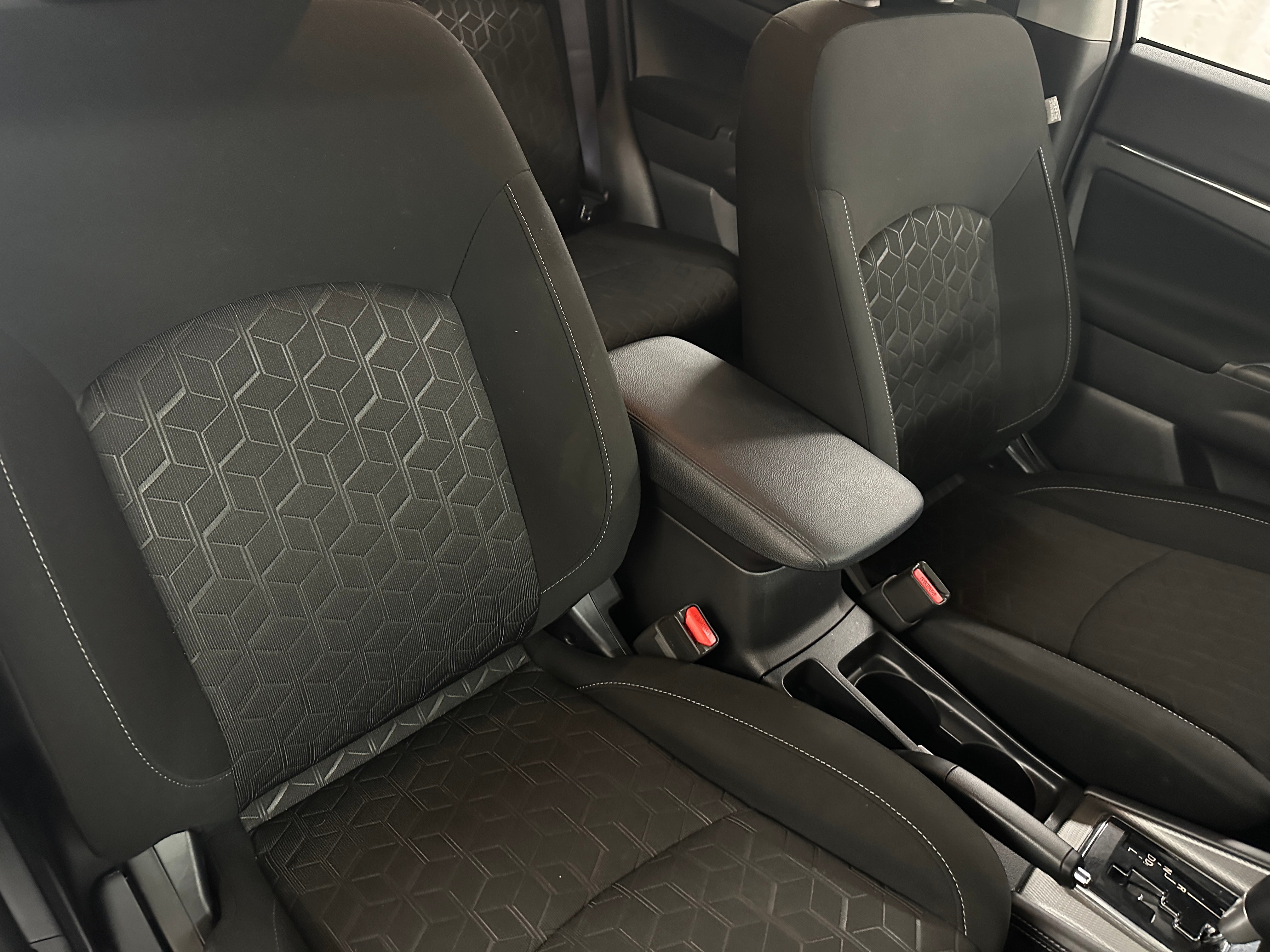 2022 Mitsubishi Outlander Sport ES 2