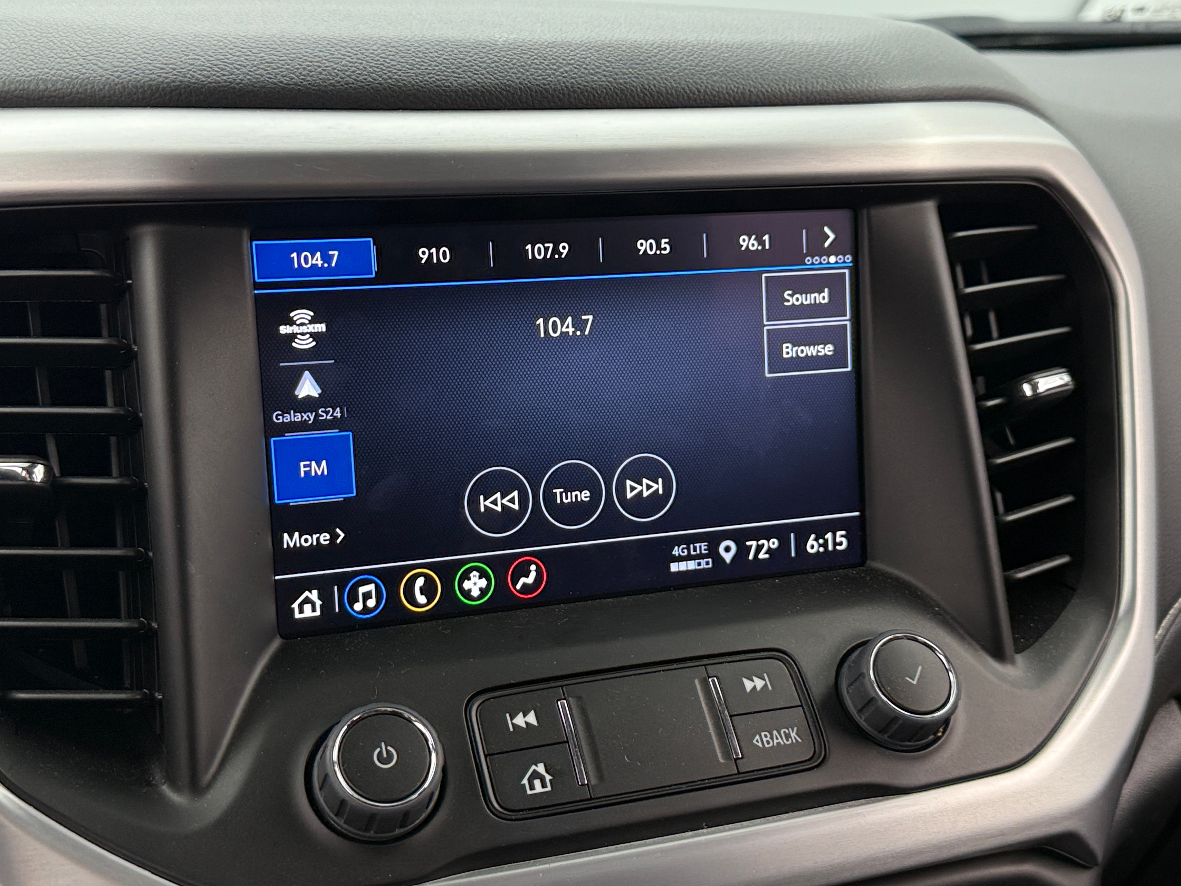 2023 GMC Acadia SLE 4