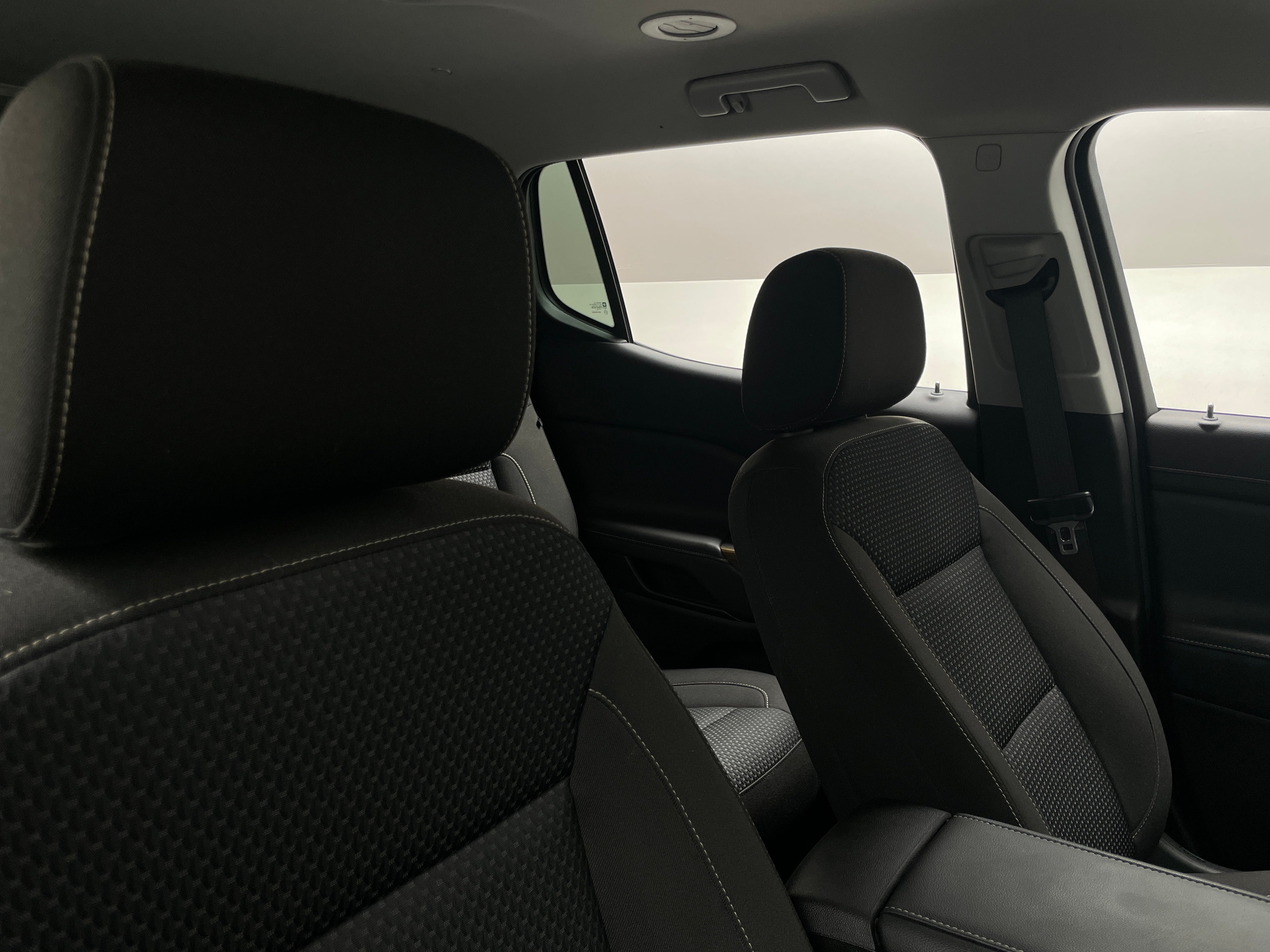 2023 GMC Acadia SLE 2