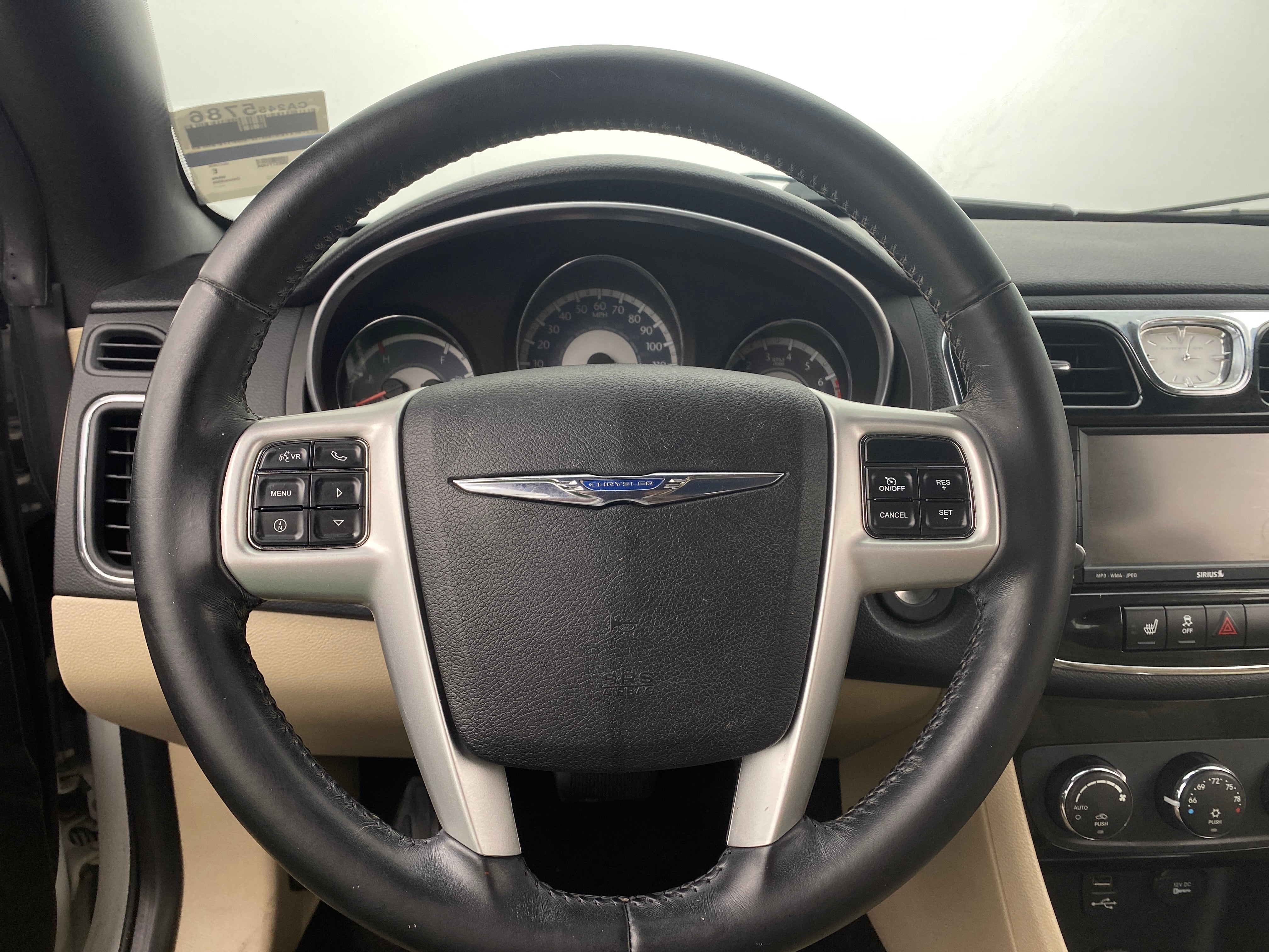 2011 Chrysler 200 Limited 4