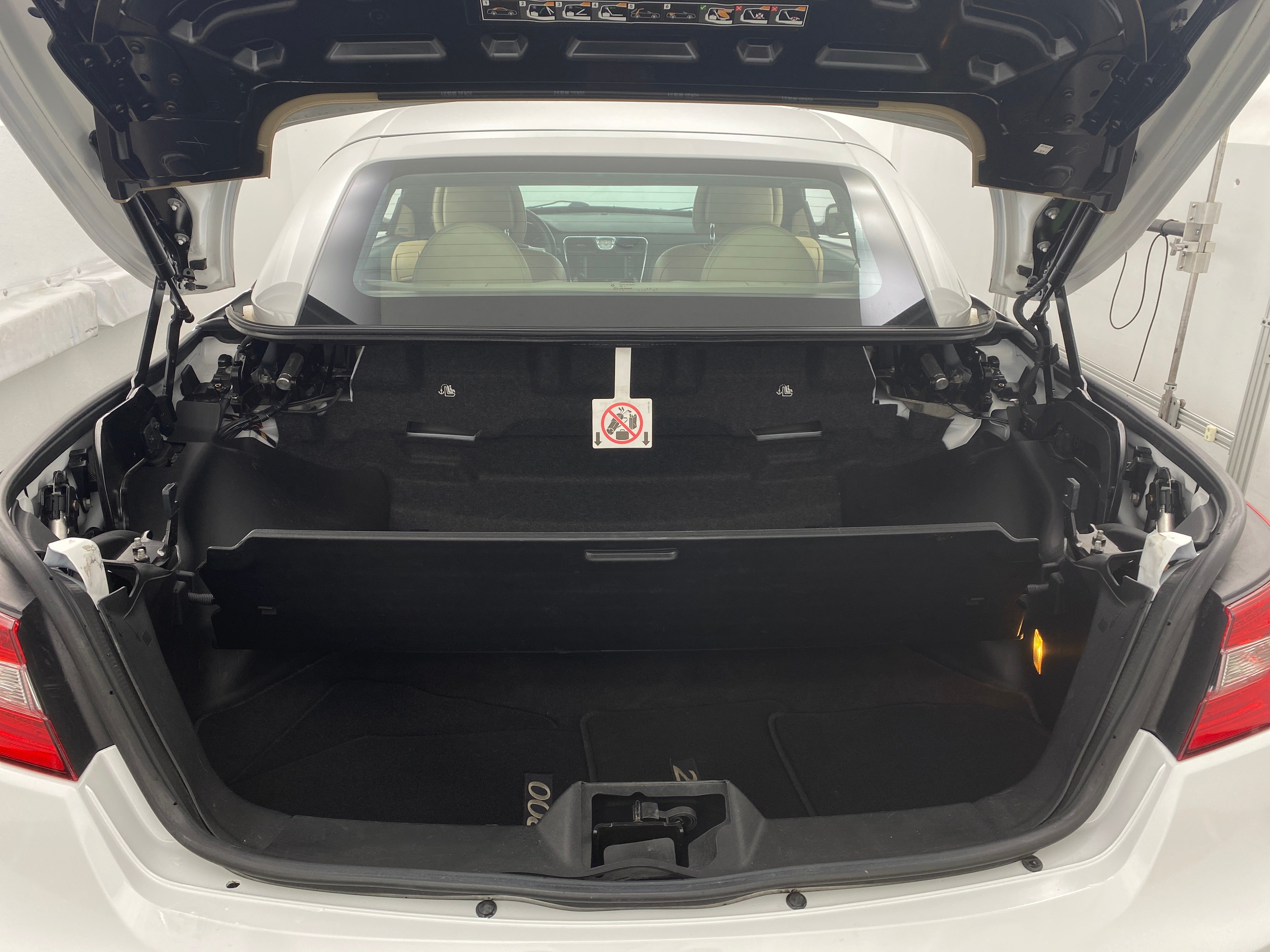 2011 Chrysler 200 Limited 6