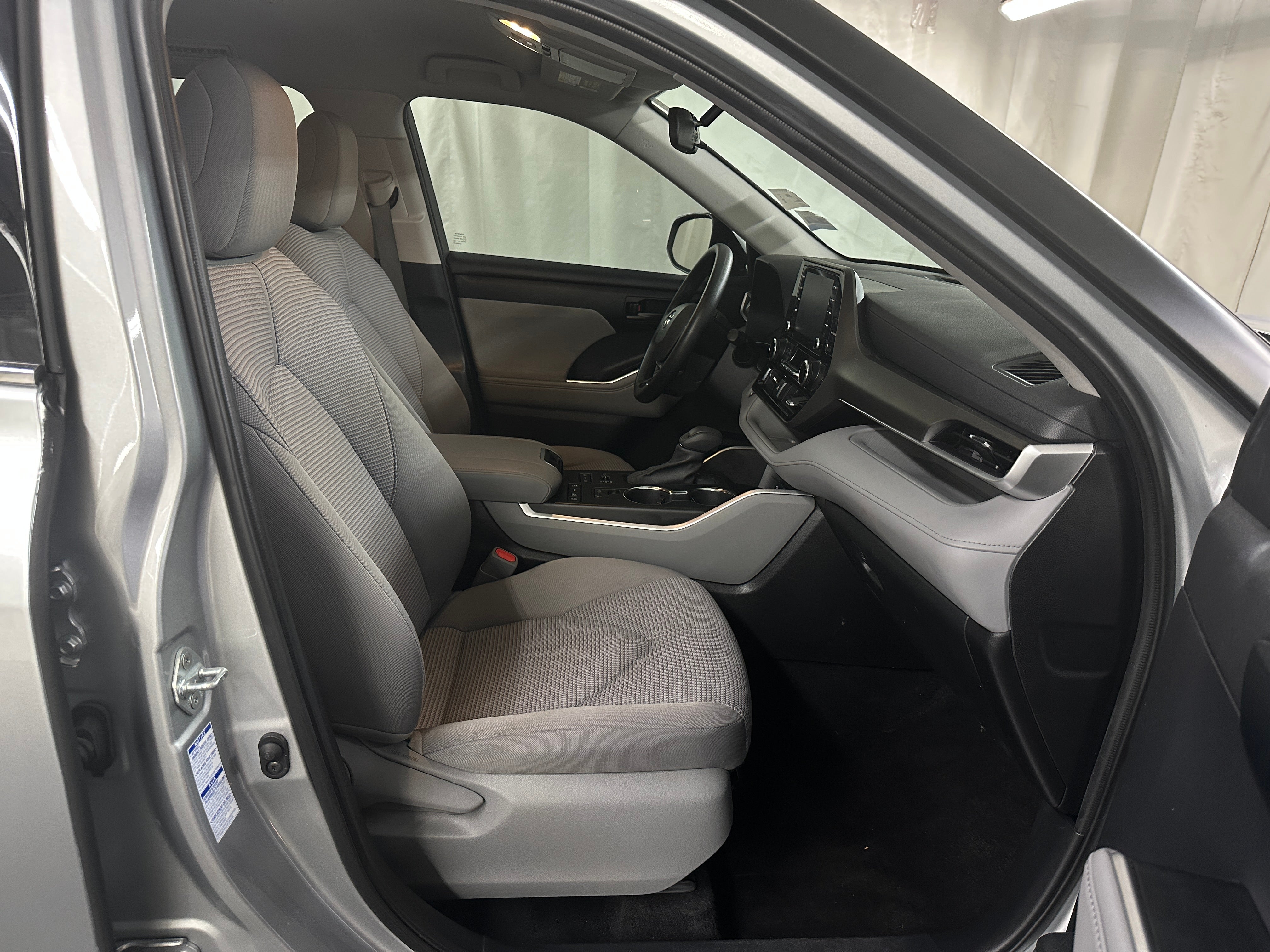 2021 Toyota Highlander L 2