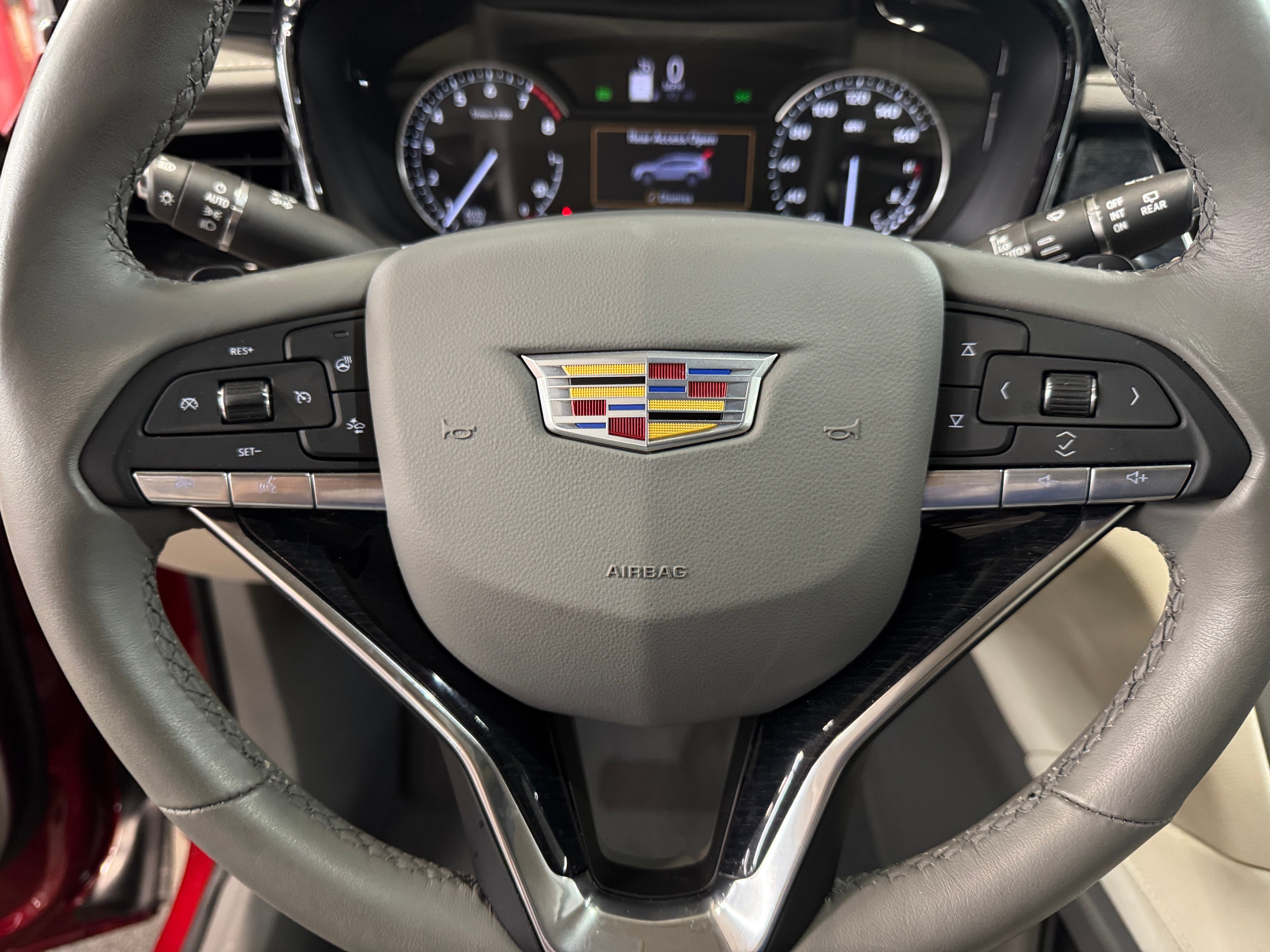 2024 Cadillac XT6 Premium Luxury 4