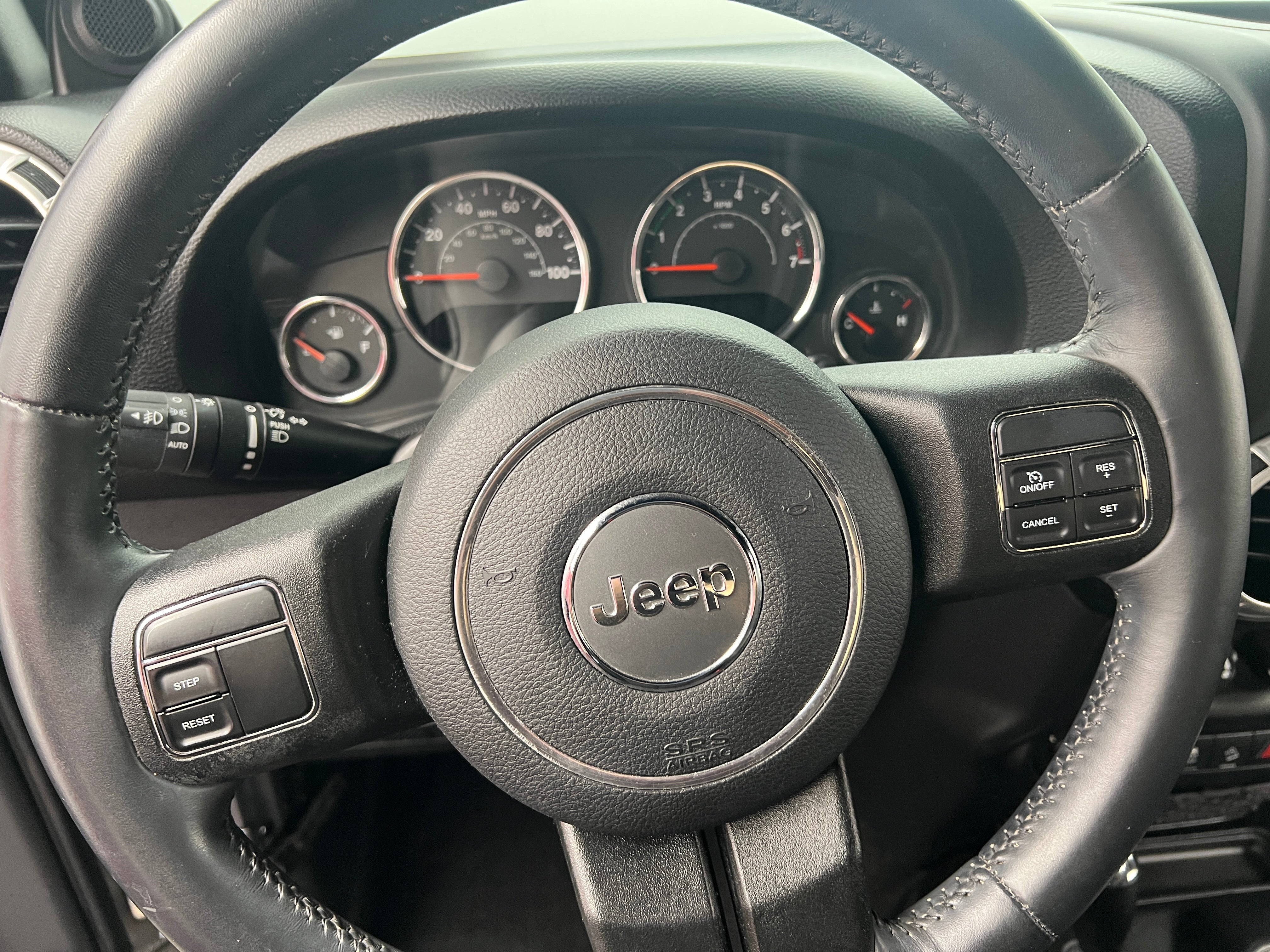 2014 Jeep Wrangler Unlimited Sahara 5