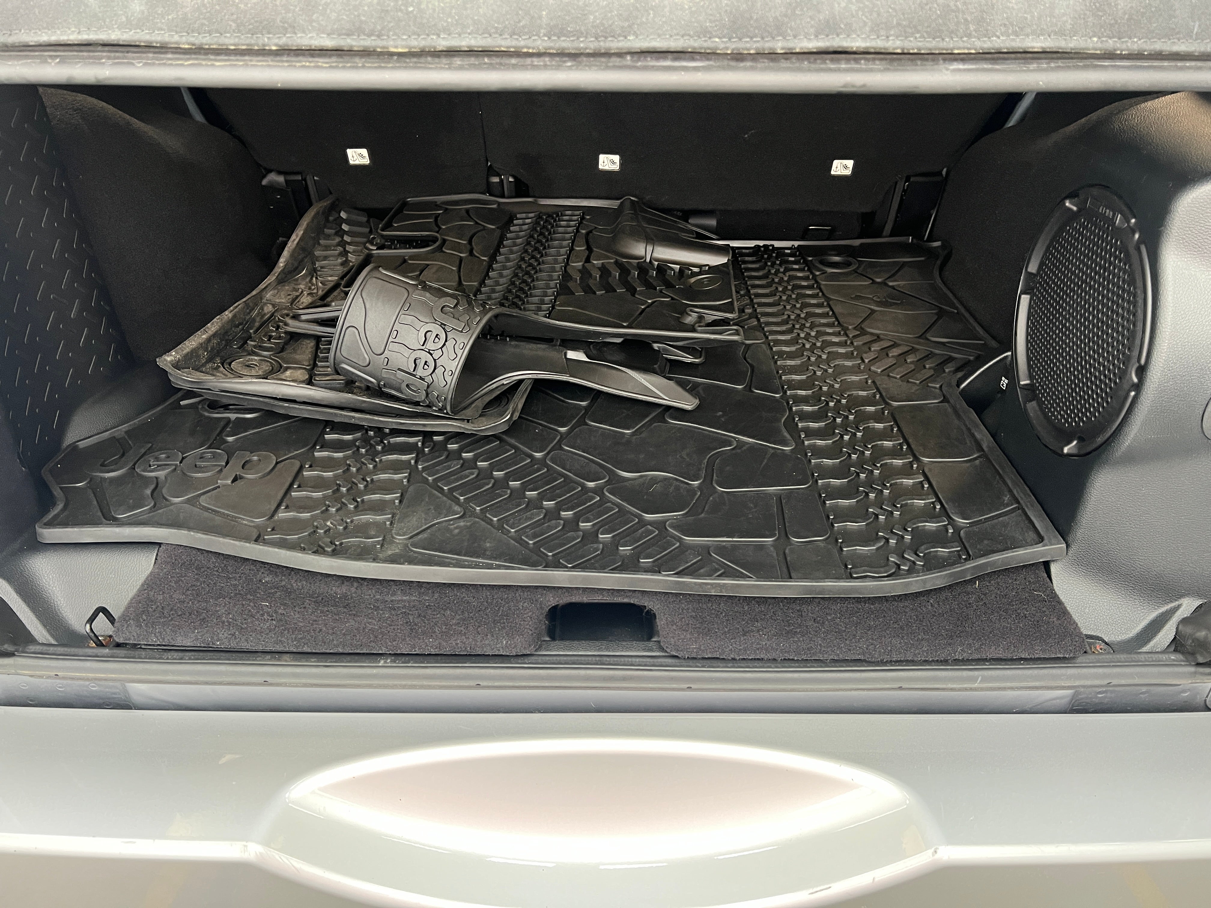2014 Jeep Wrangler Unlimited Sahara 7