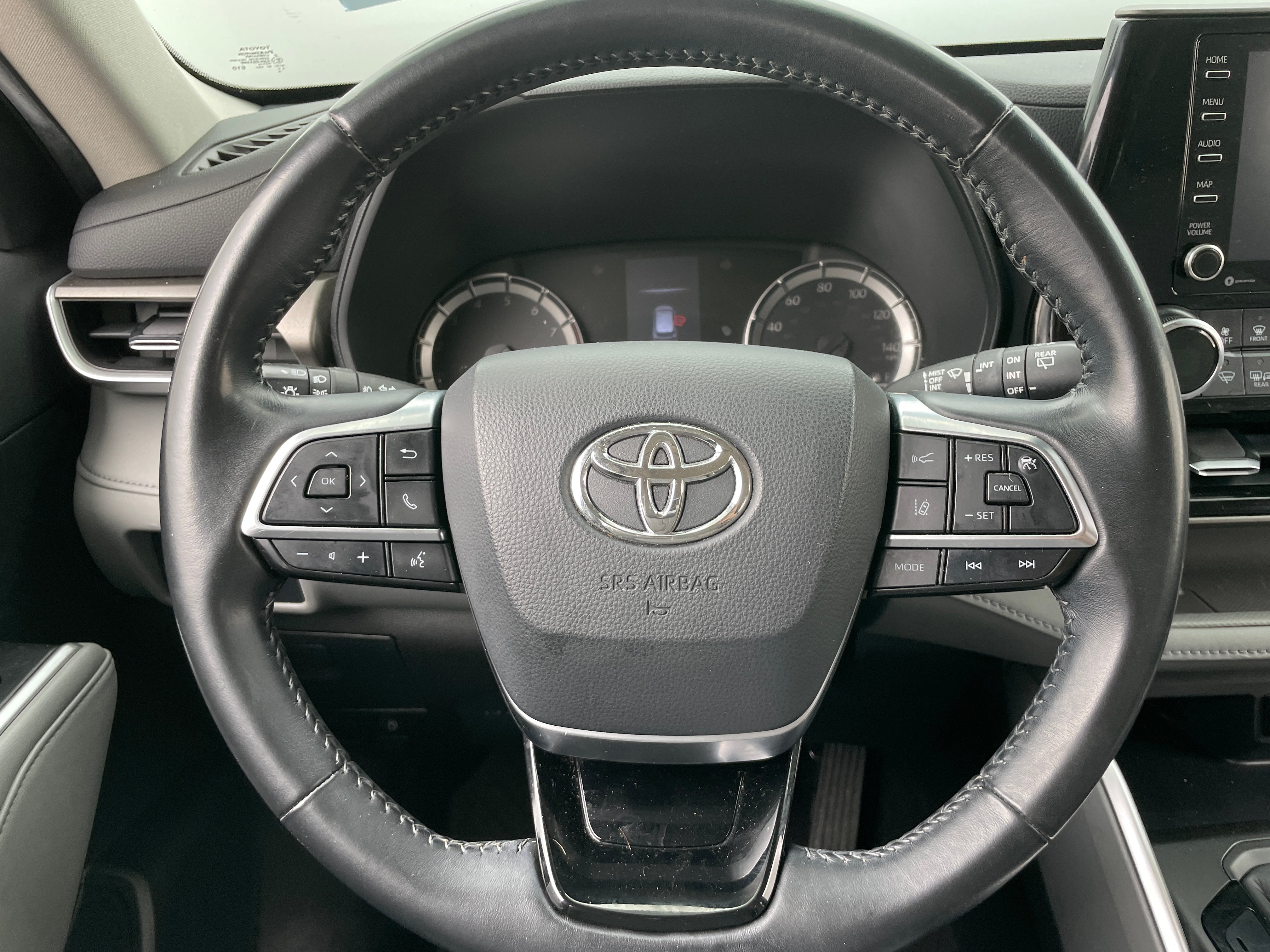 2020 Toyota Highlander LE 5