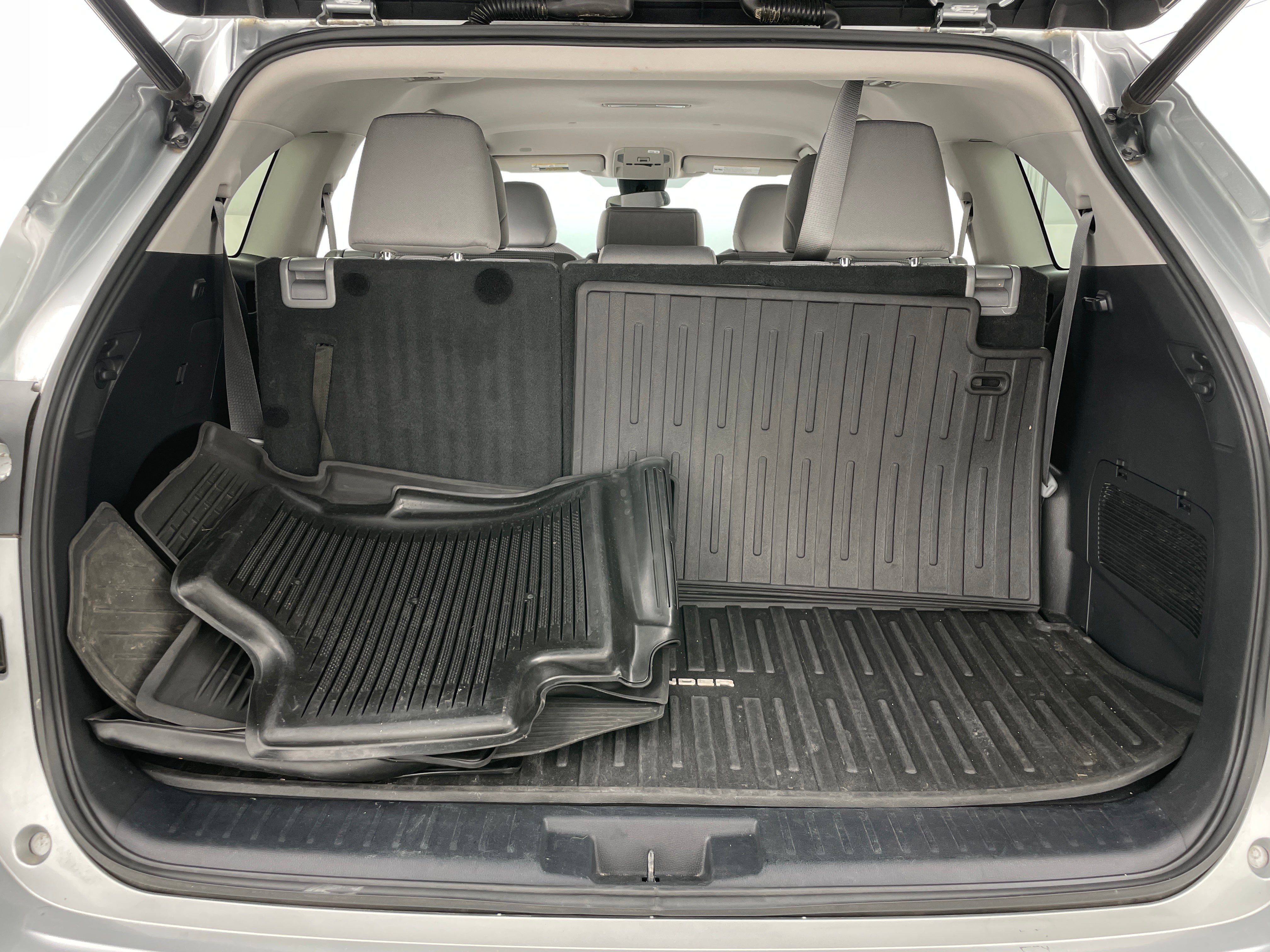 2020 Toyota Highlander LE 7