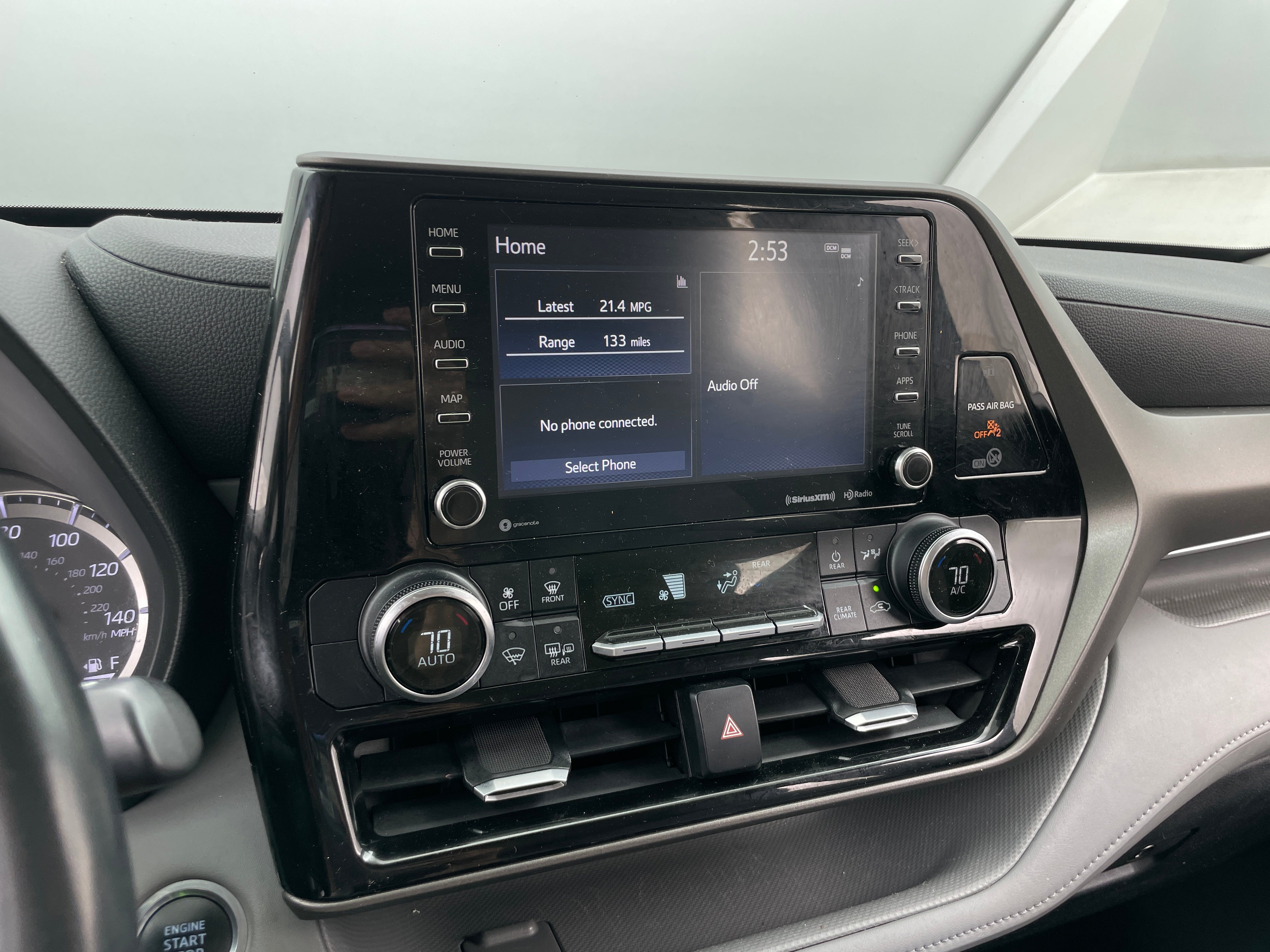 2020 Toyota Highlander LE 4