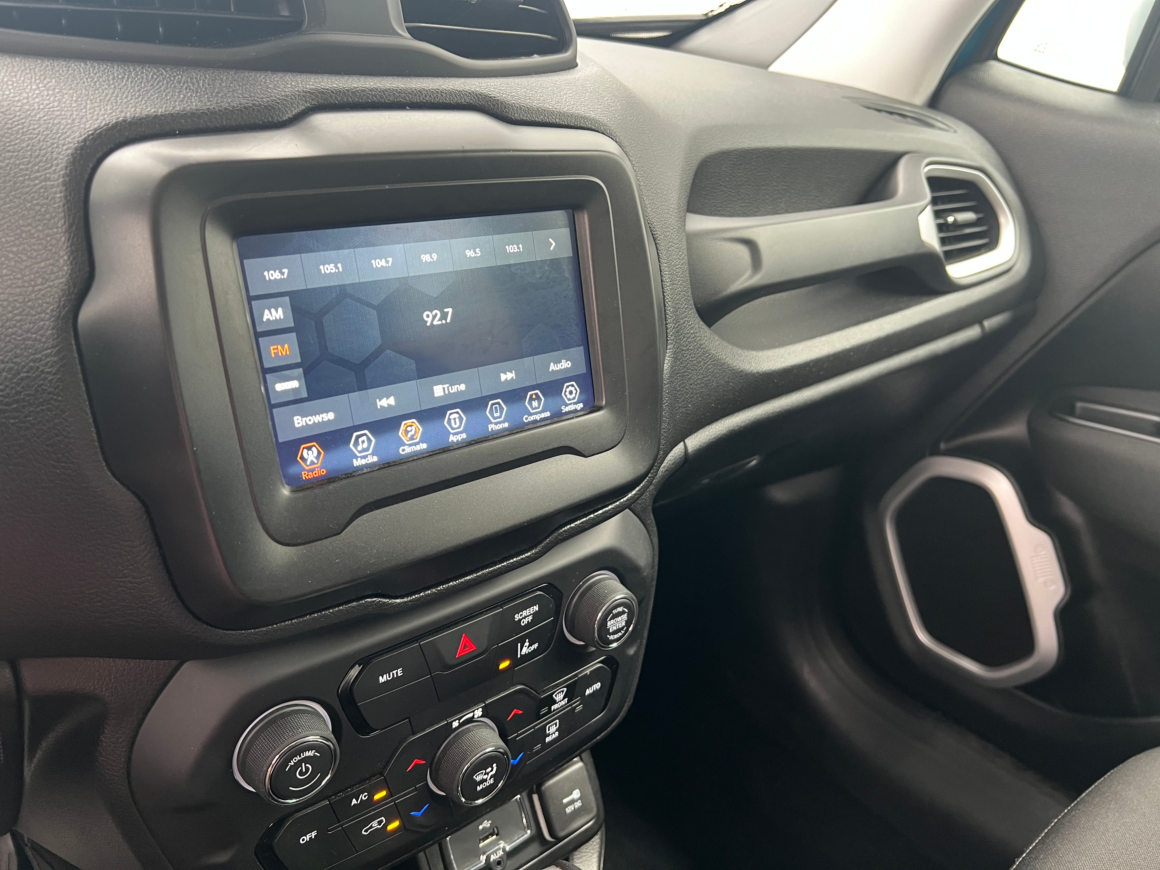 2021 Jeep Renegade Islander 4