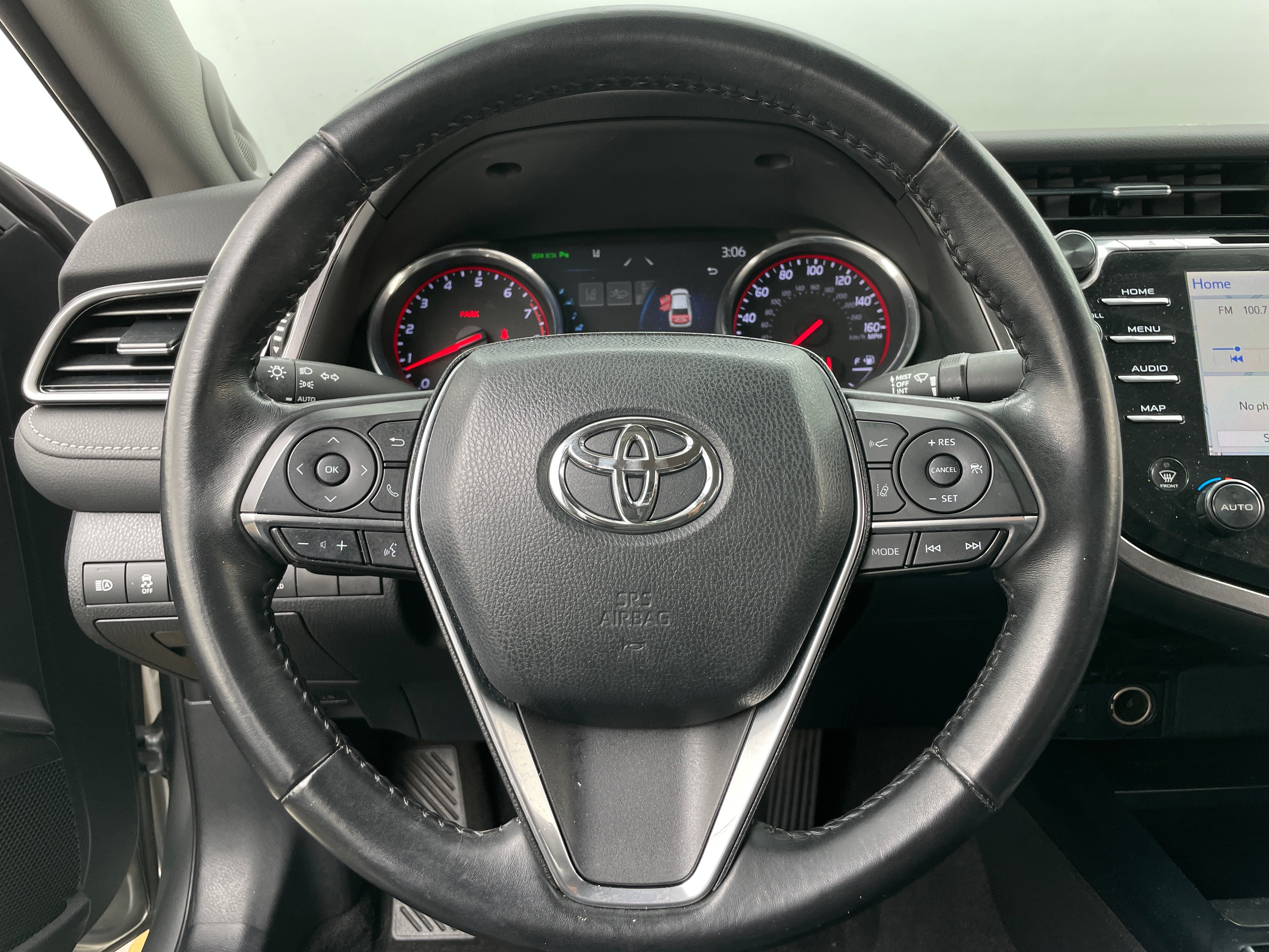 2019 Toyota Camry XSE 4