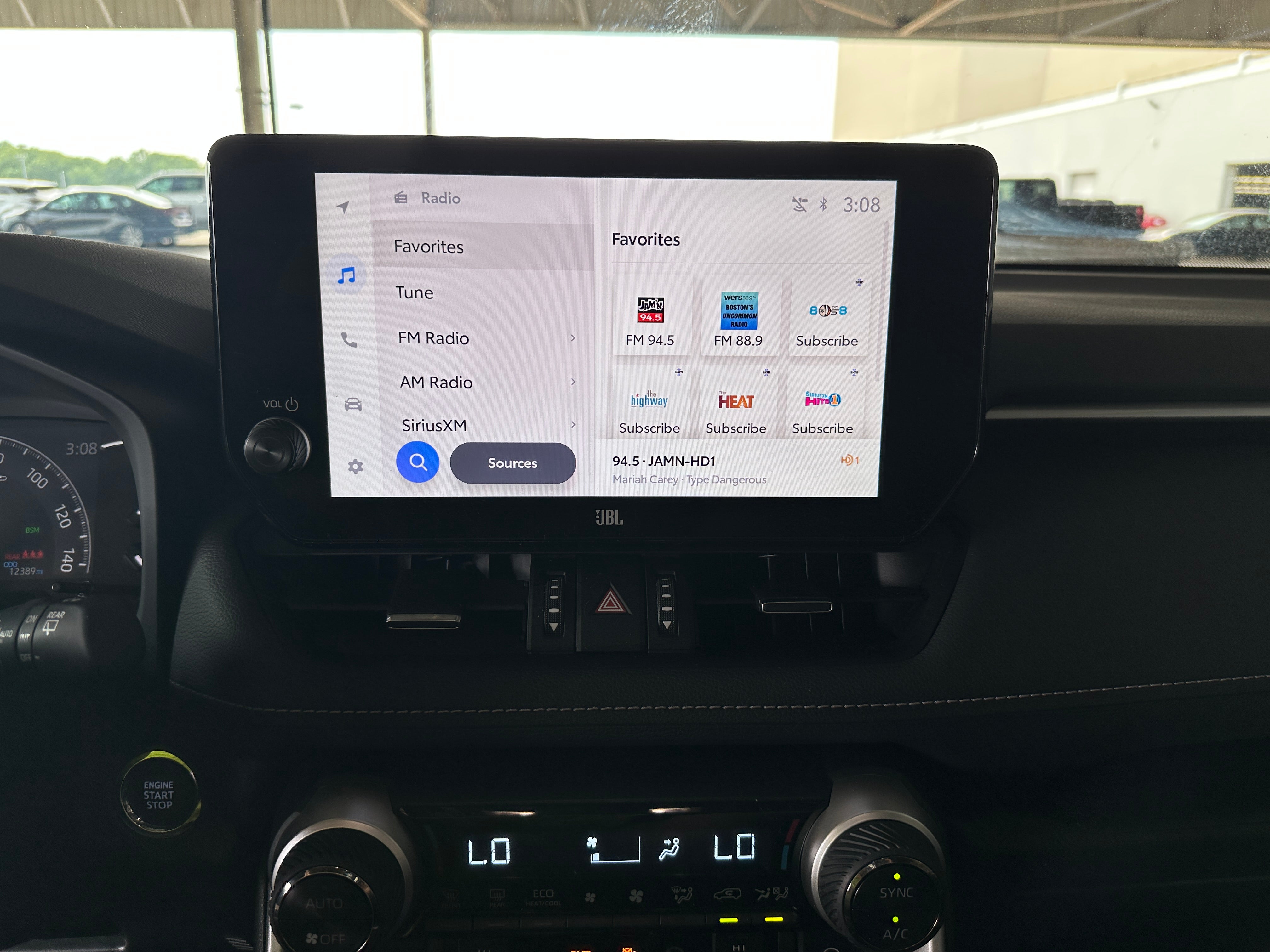 2024 Toyota RAV4 XLE Premium 3