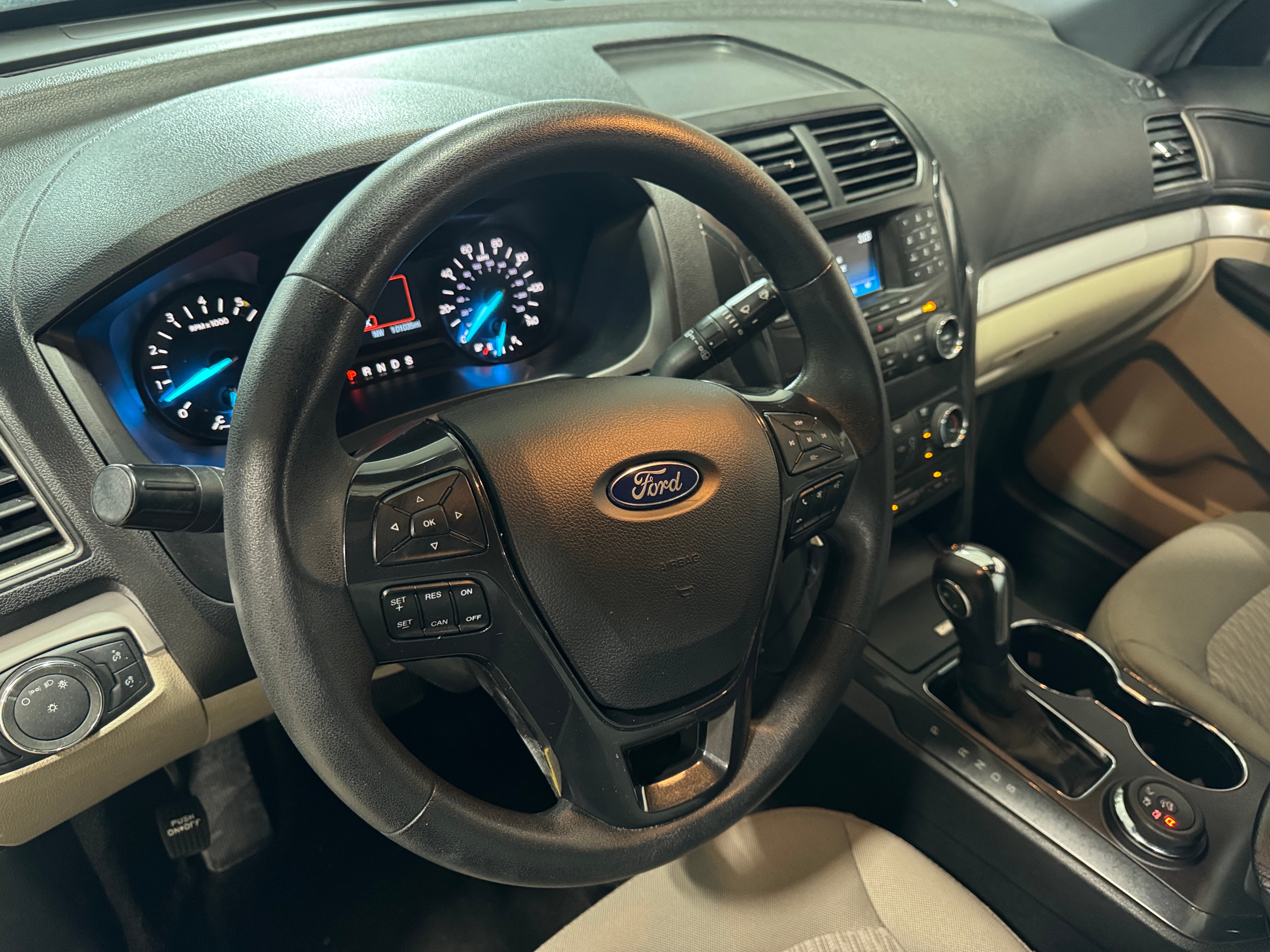 2018 Ford Explorer Base 3