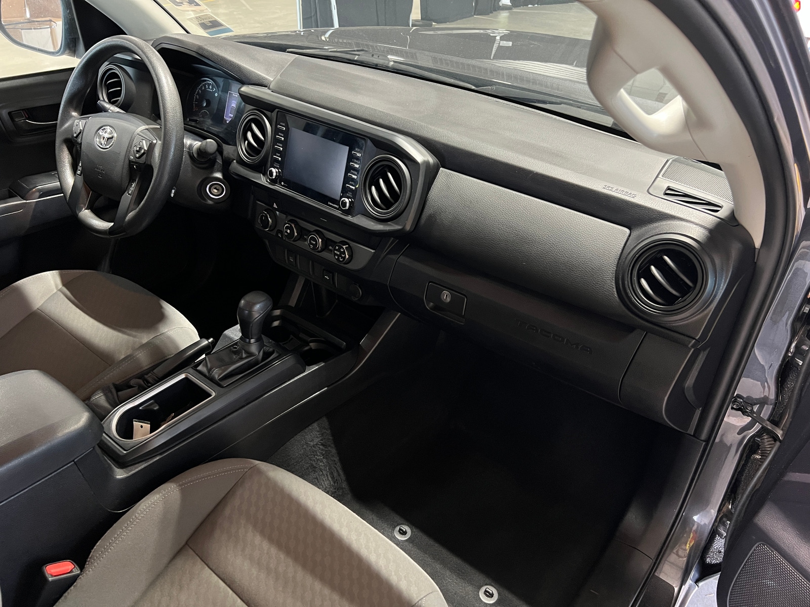 Thumbnail: 2020 Toyota Tacoma - 3