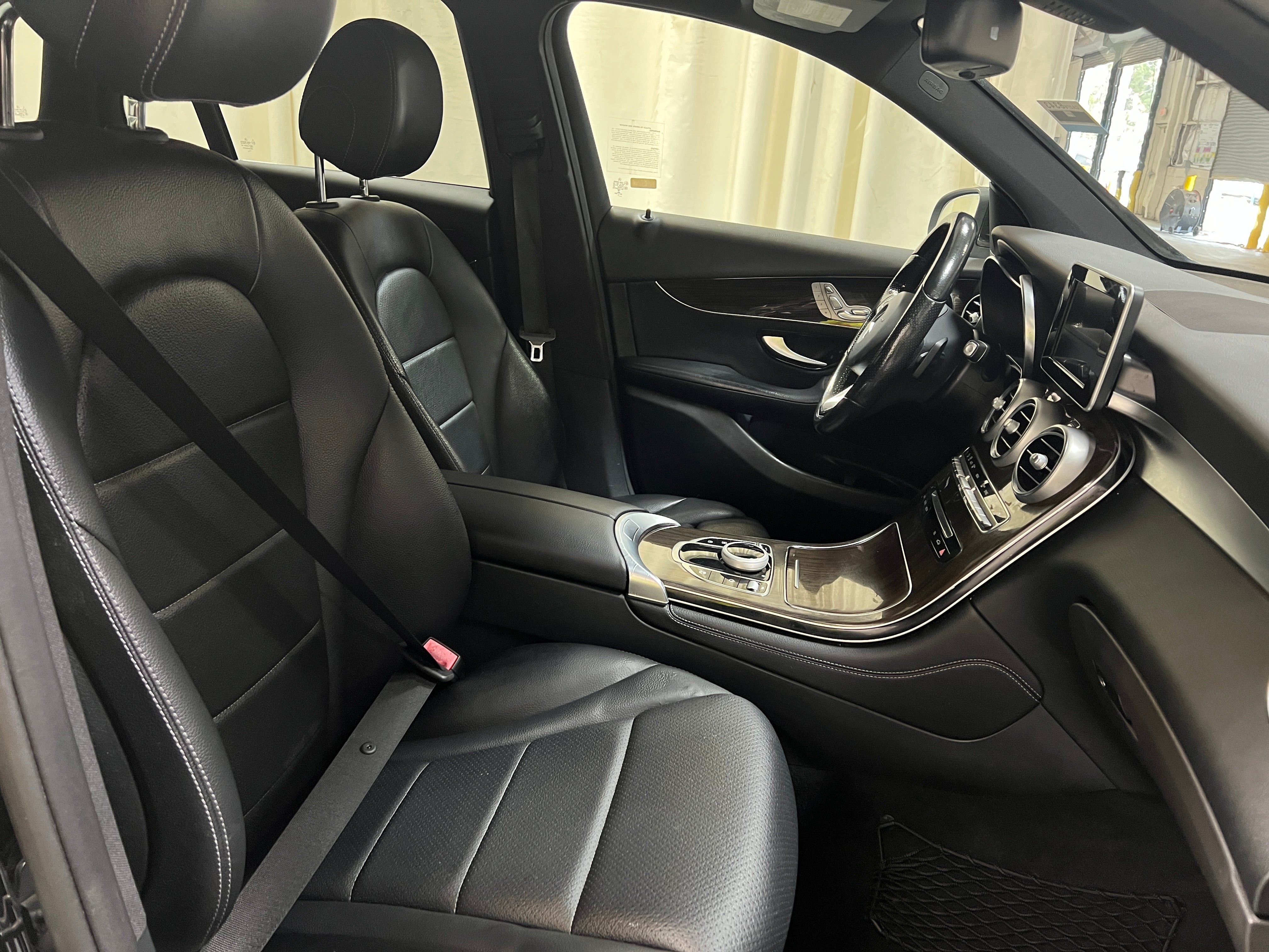 2018 Mercedes-Benz GLC 300 2