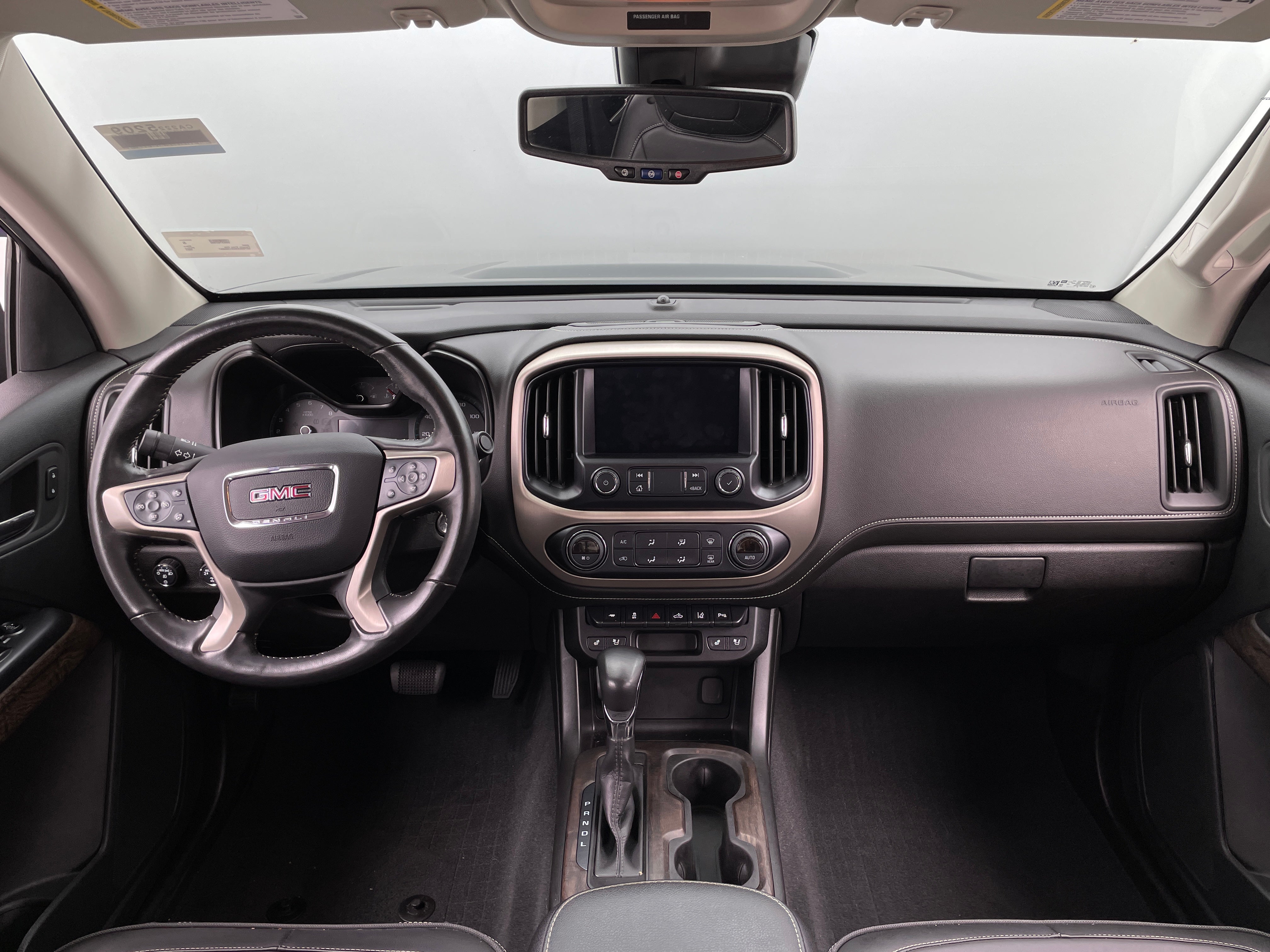 2022 GMC Canyon Denali 2