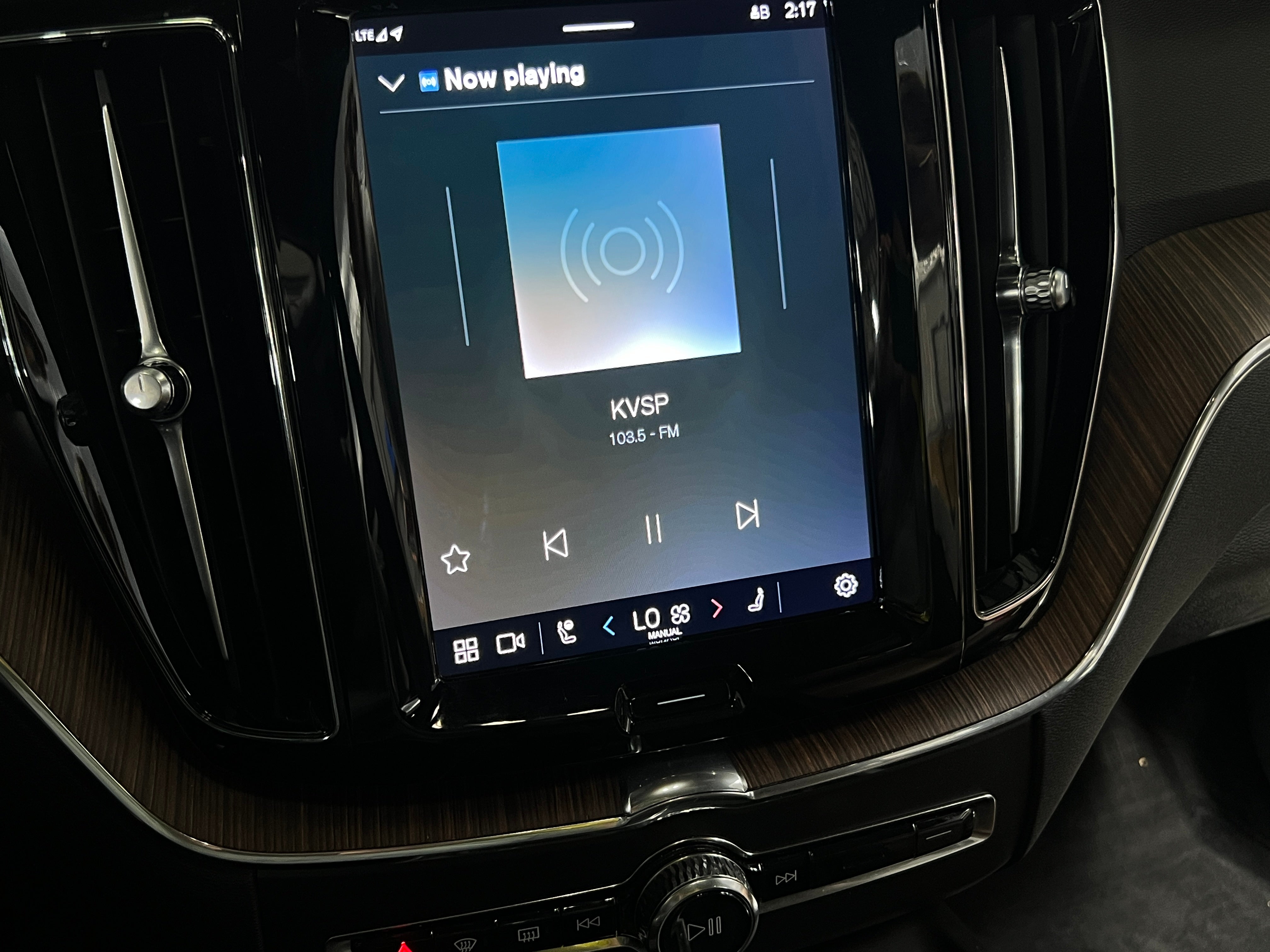 2023 Volvo XC60 B5 Plus 3