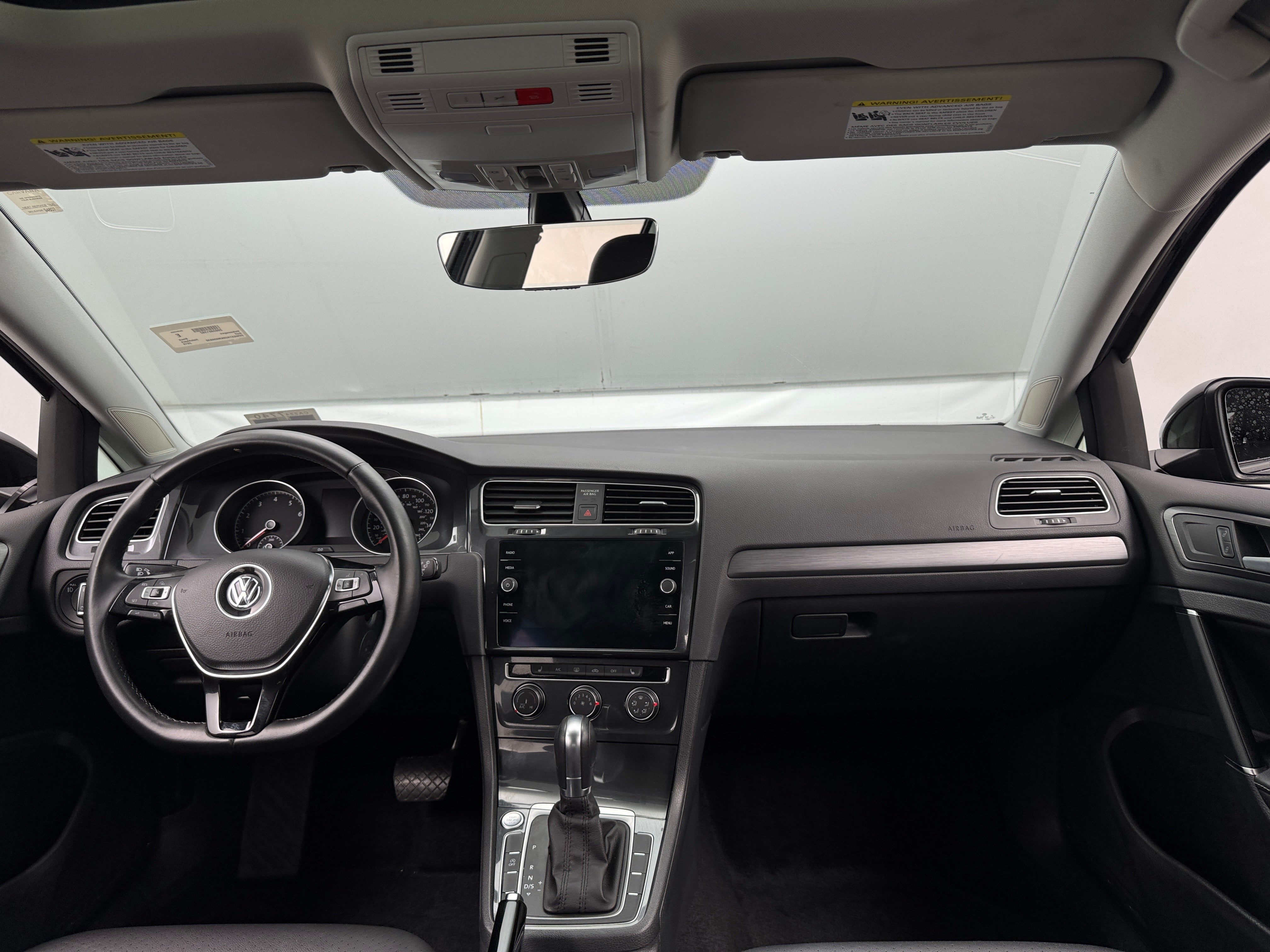 2019 Volkswagen Golf SE 2