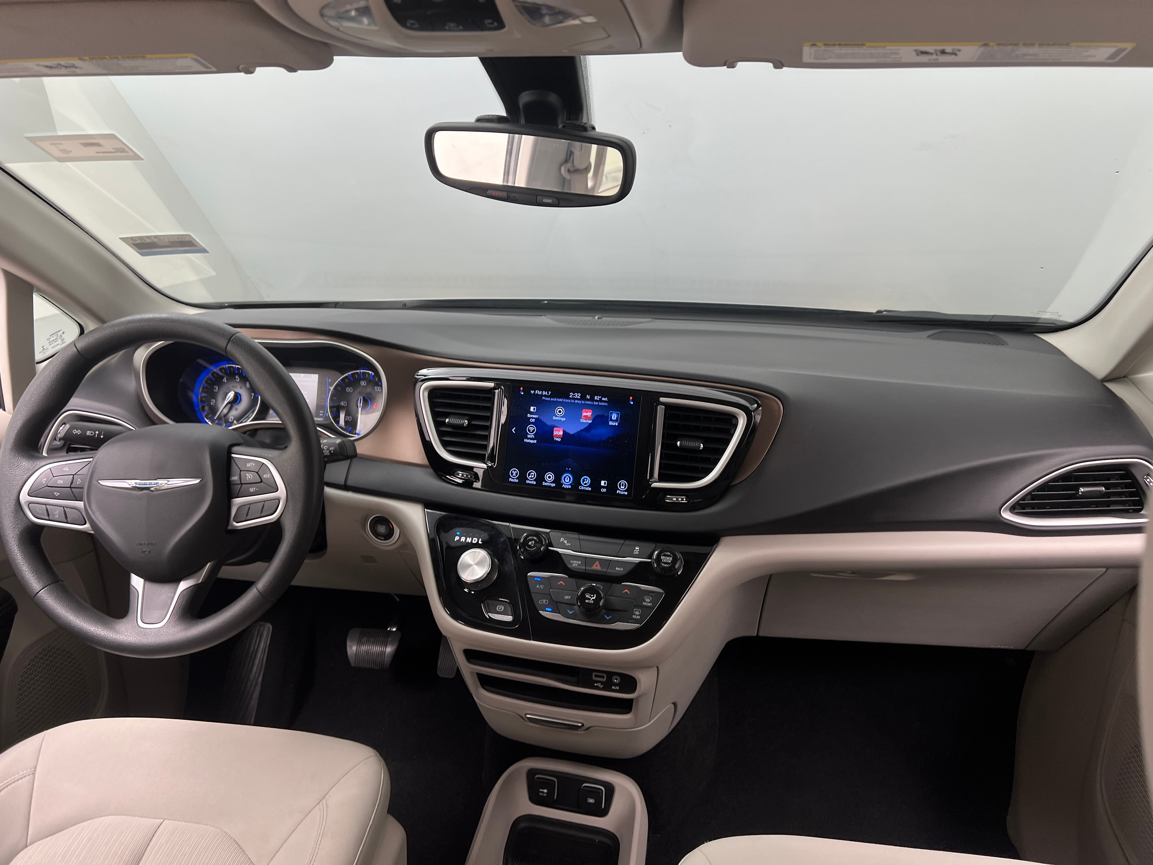 2017 Chrysler Pacifica Touring 3