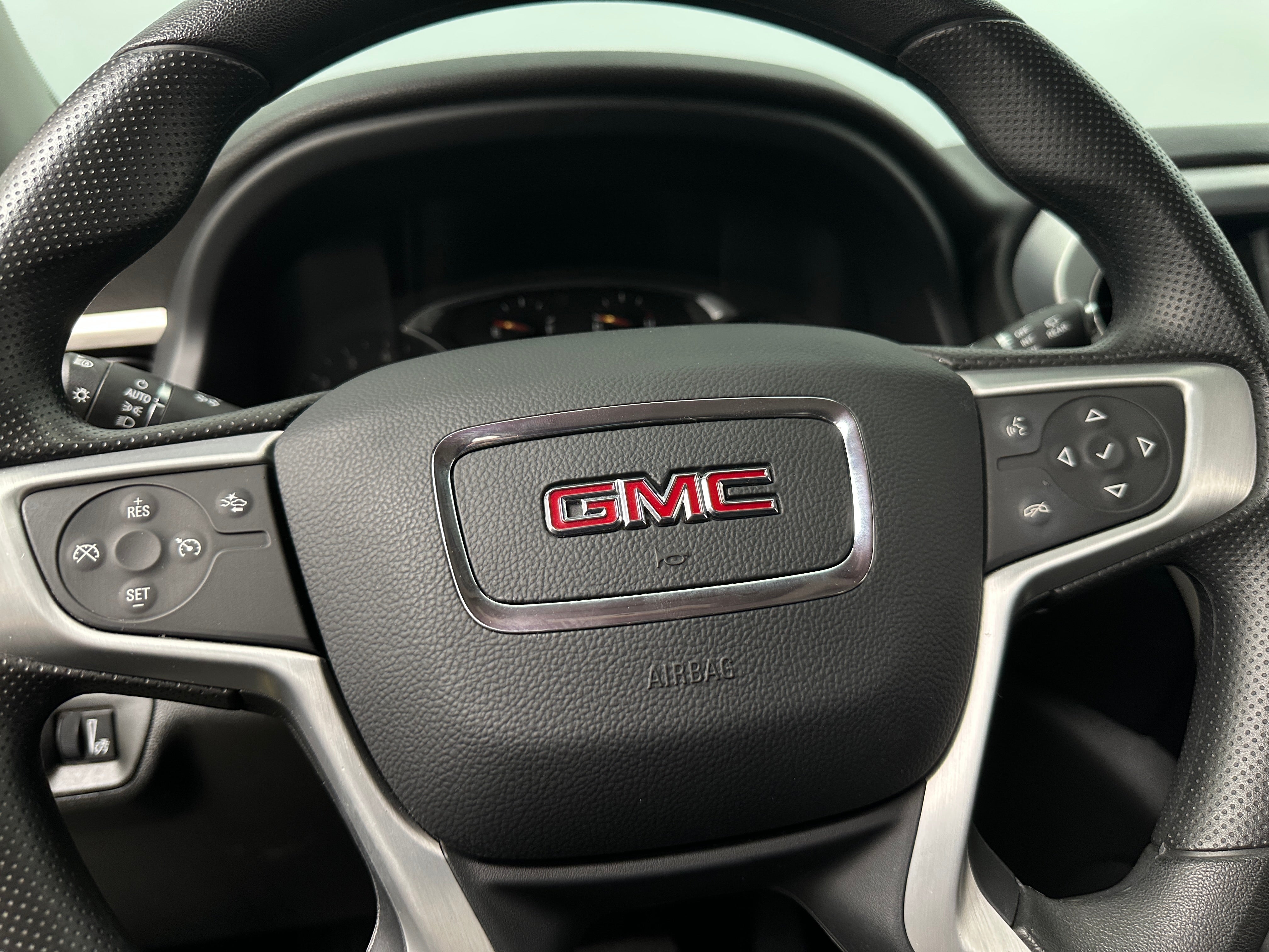 2023 GMC Acadia SLE 5