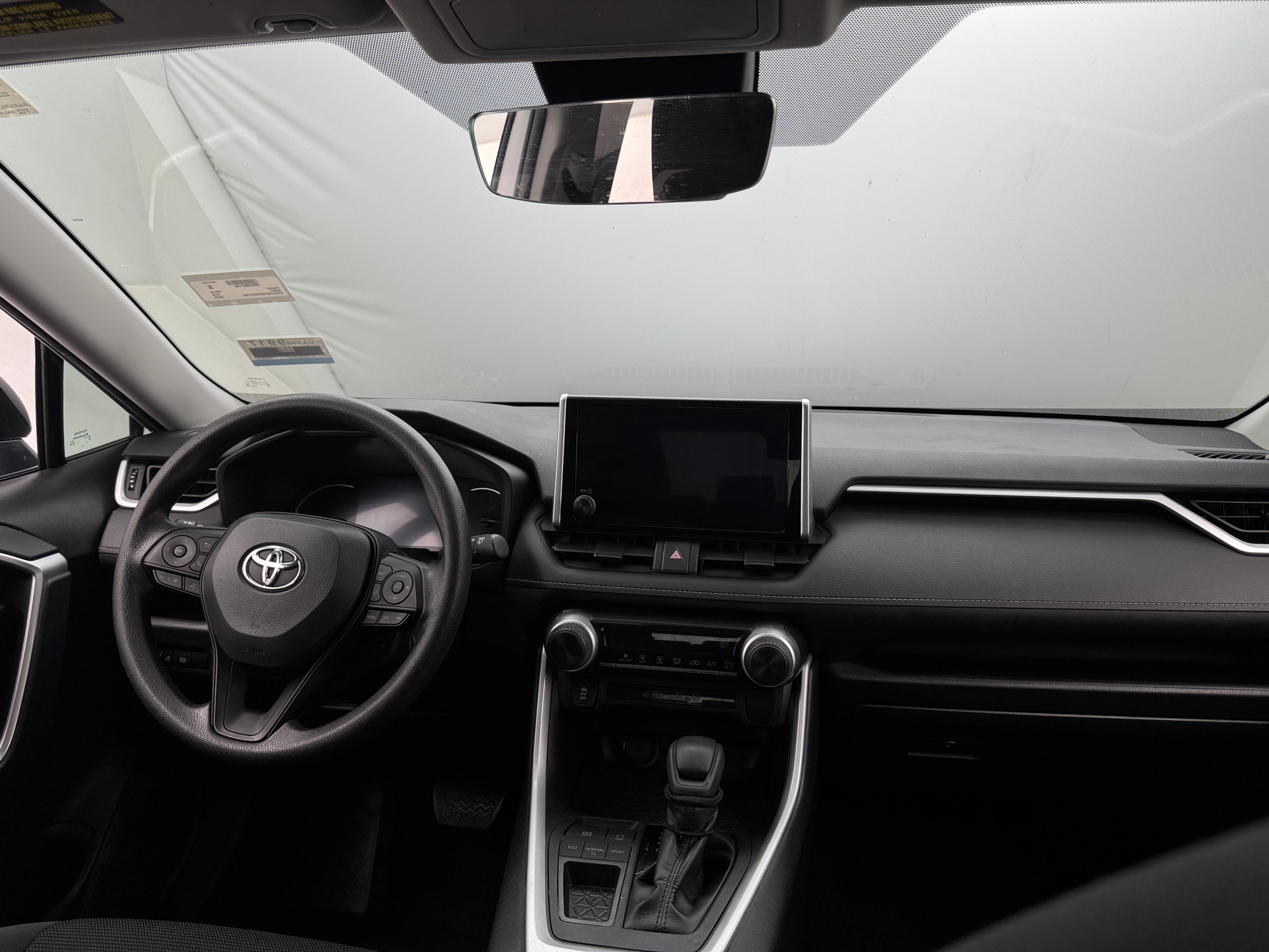 2023 Toyota RAV4 LE 3