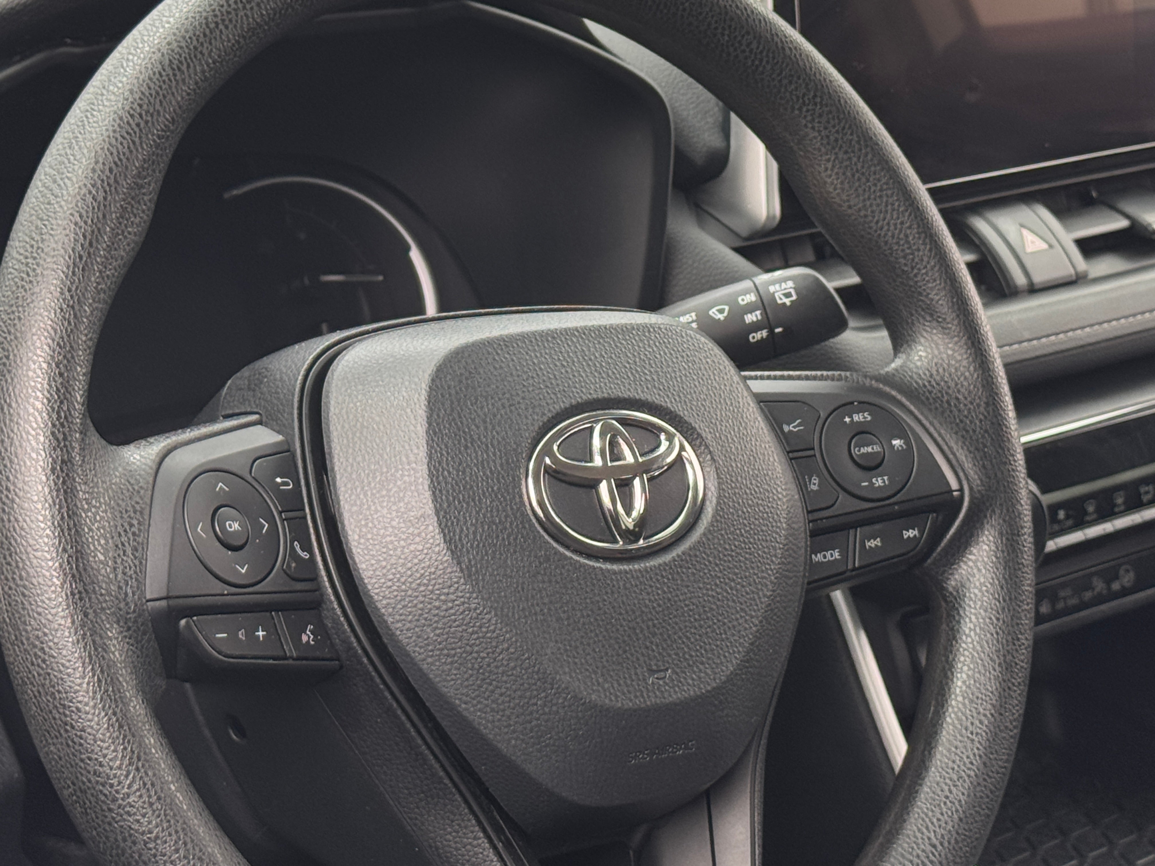 2023 Toyota RAV4 LE 5
