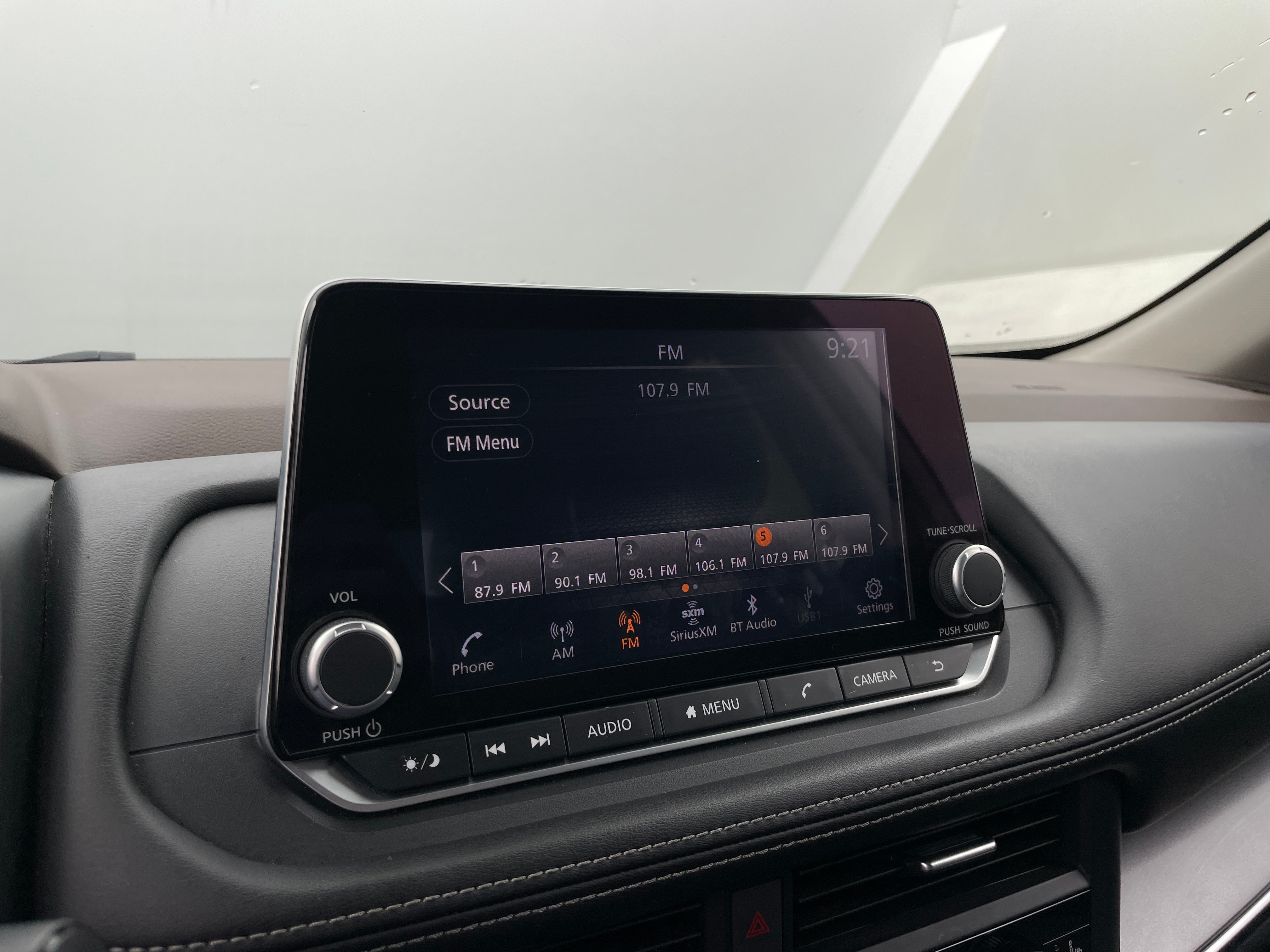 2023 Nissan Rogue SV 3