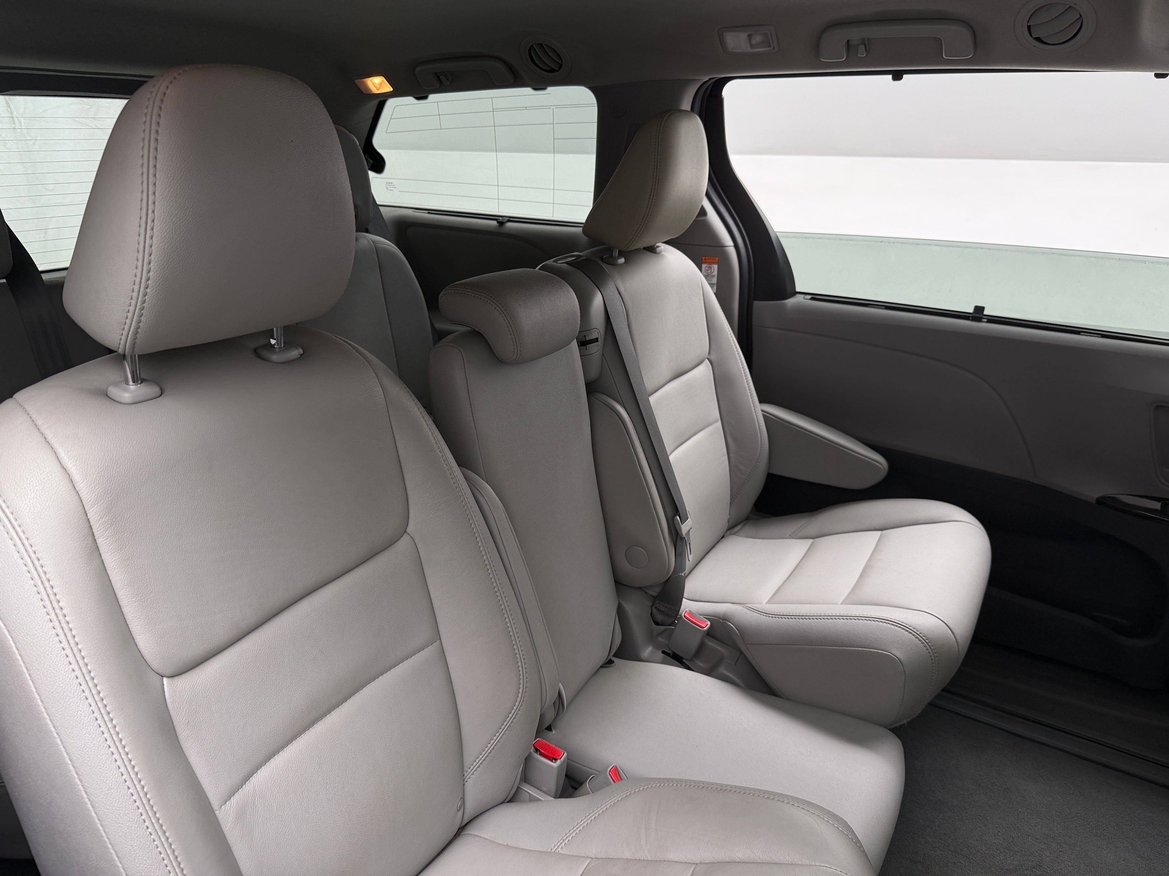 2020 Toyota Sienna XLE 5