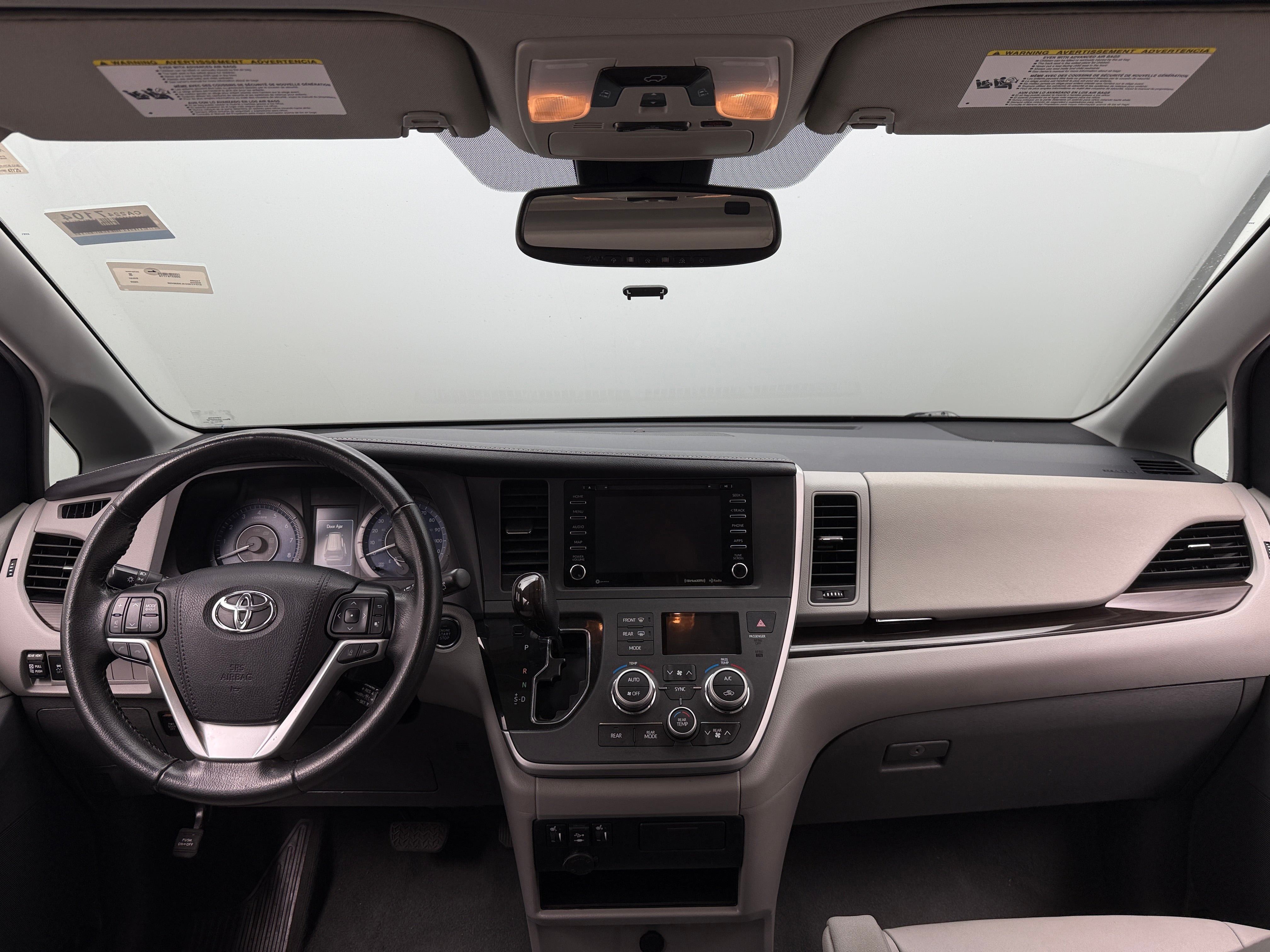 2020 Toyota Sienna XLE 2