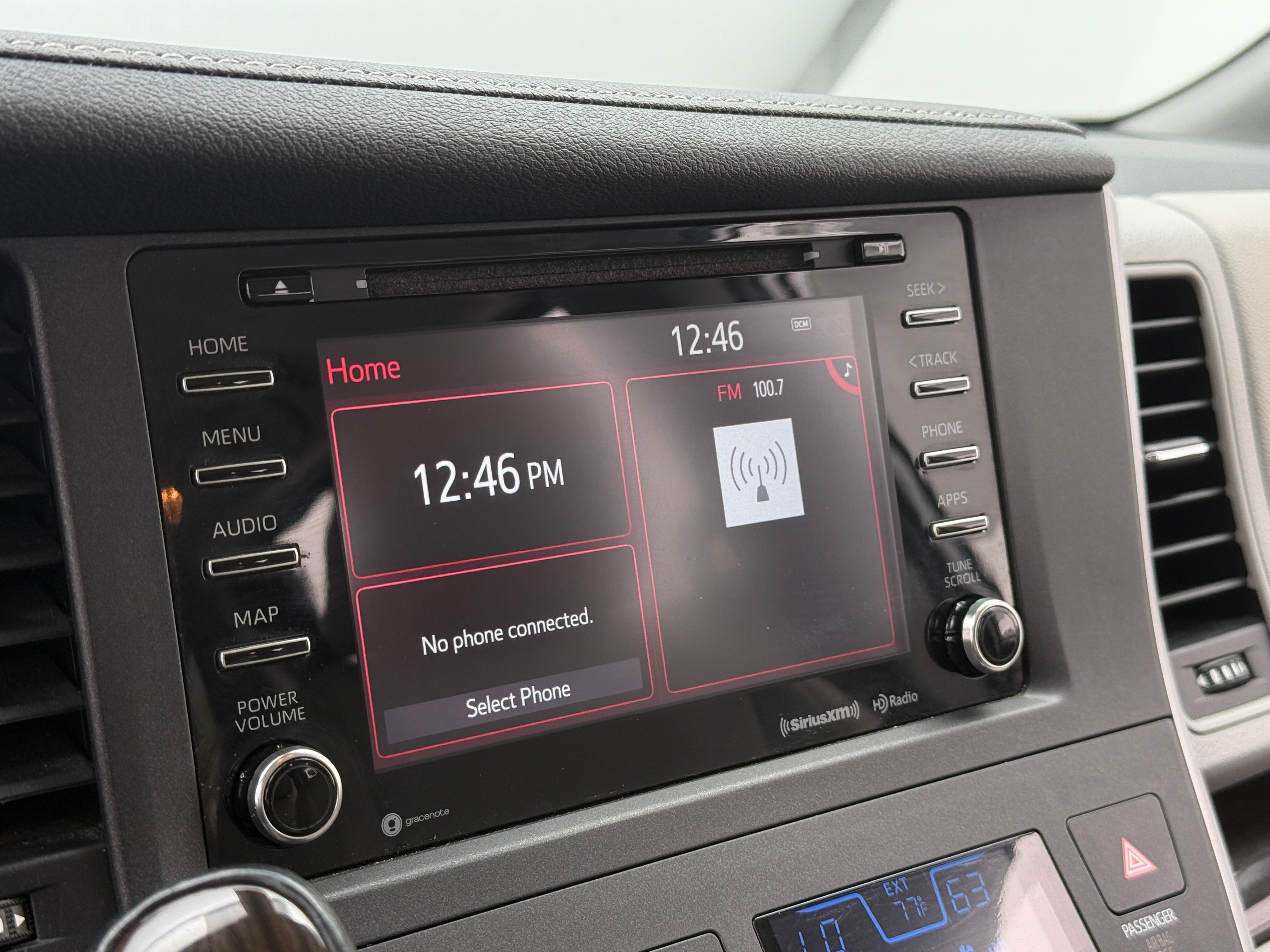 2020 Toyota Sienna XLE 3