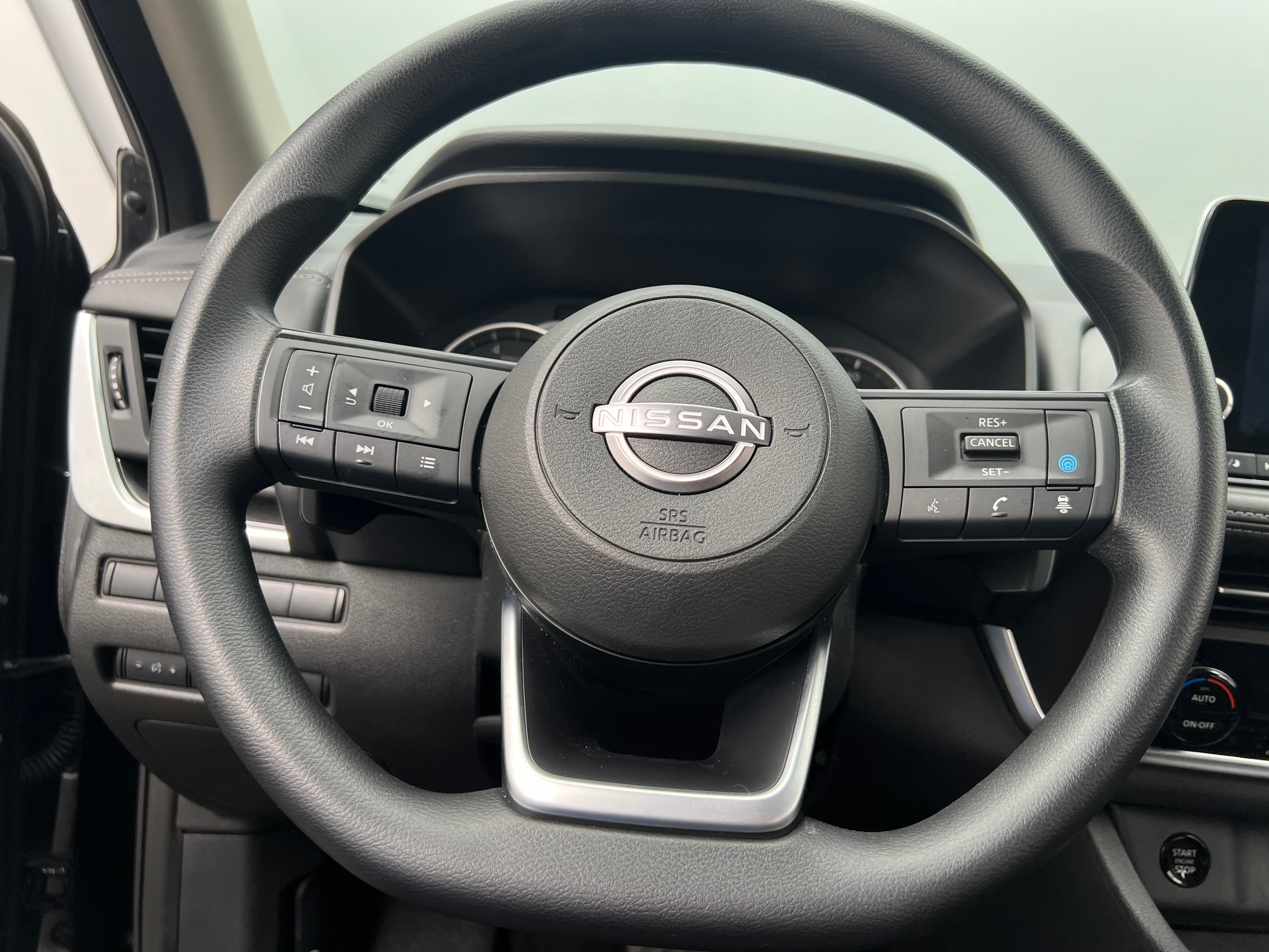 2024 Nissan Rogue SV 5