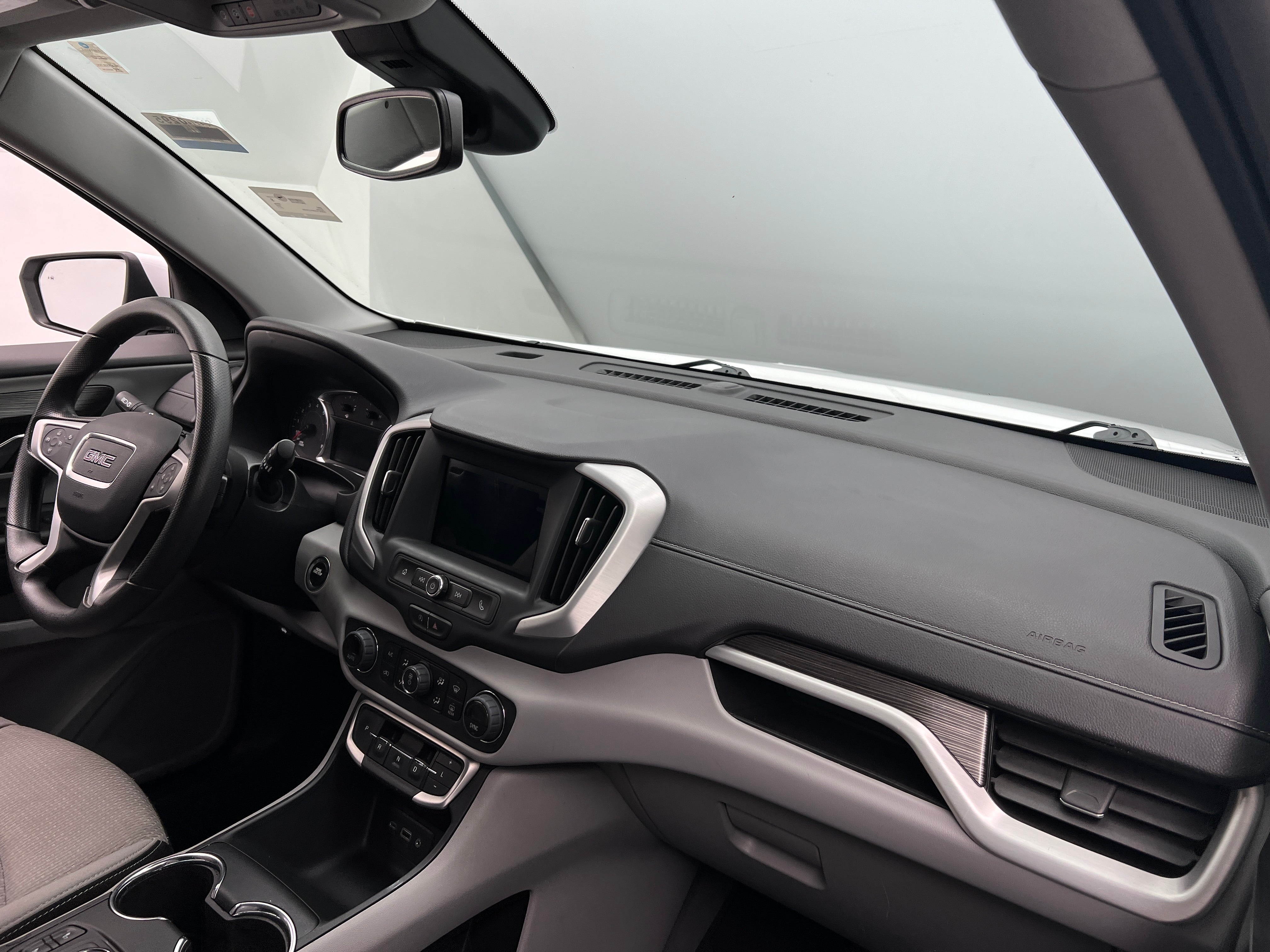 2023 GMC Terrain SLE 3