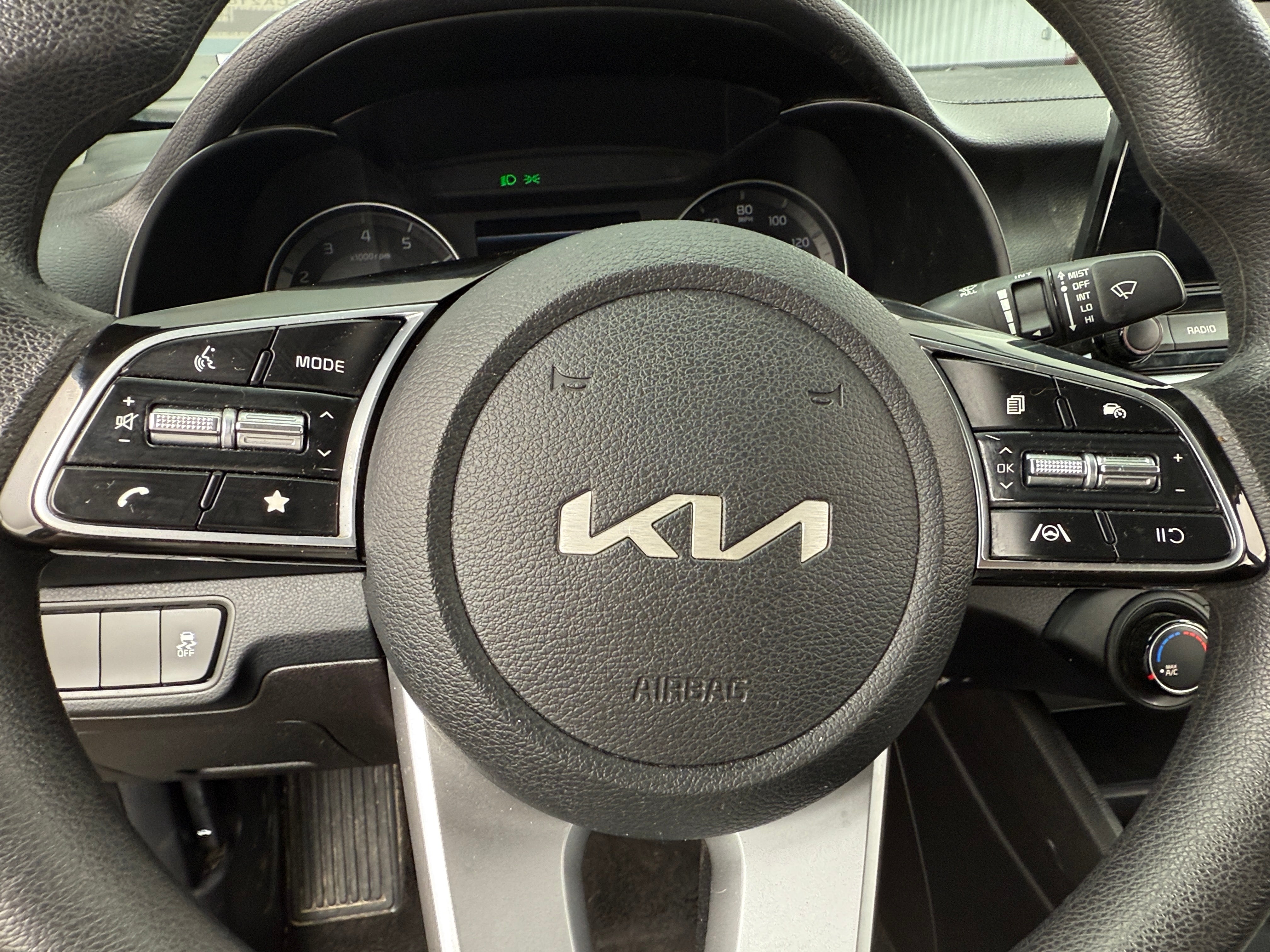 2022 Kia Forte LXS 5