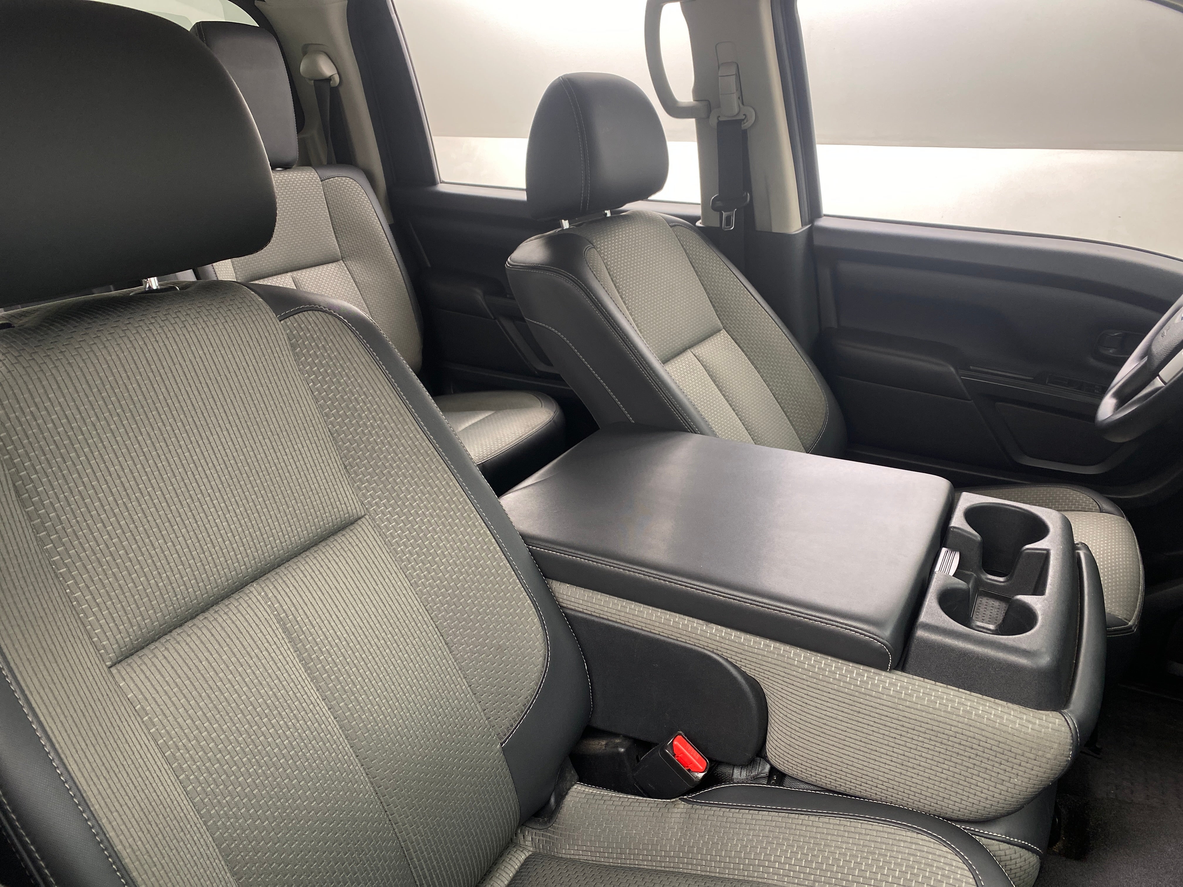 2021 Nissan Titan S 2