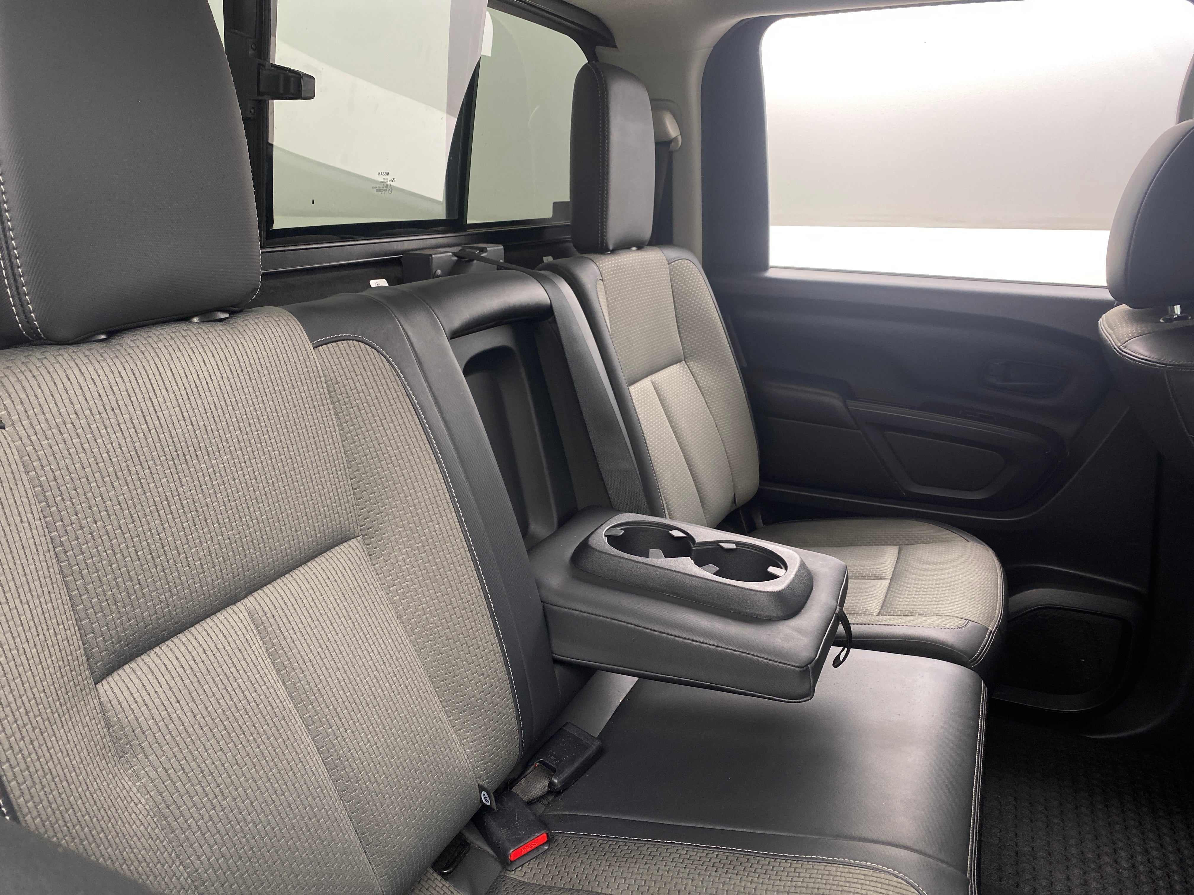 2021 Nissan Titan S 6
