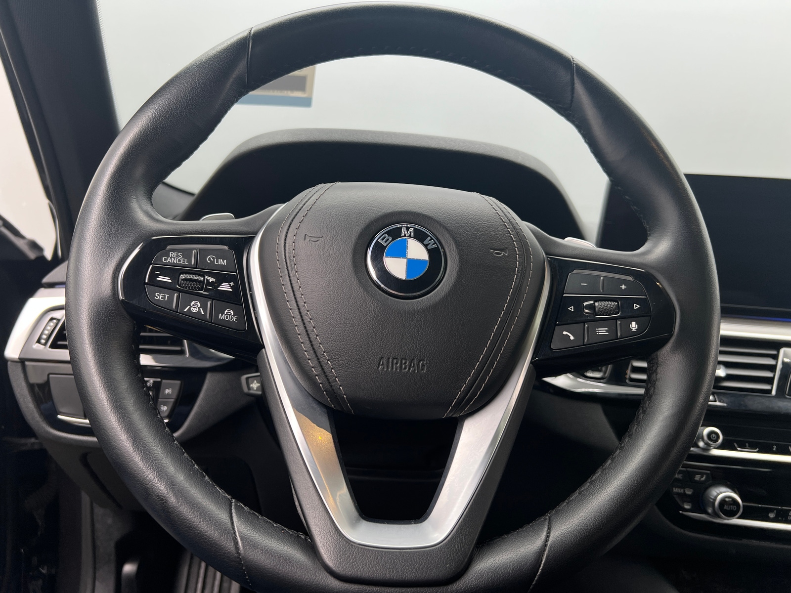 Thumbnail: 2022 BMW 5 Series - 4