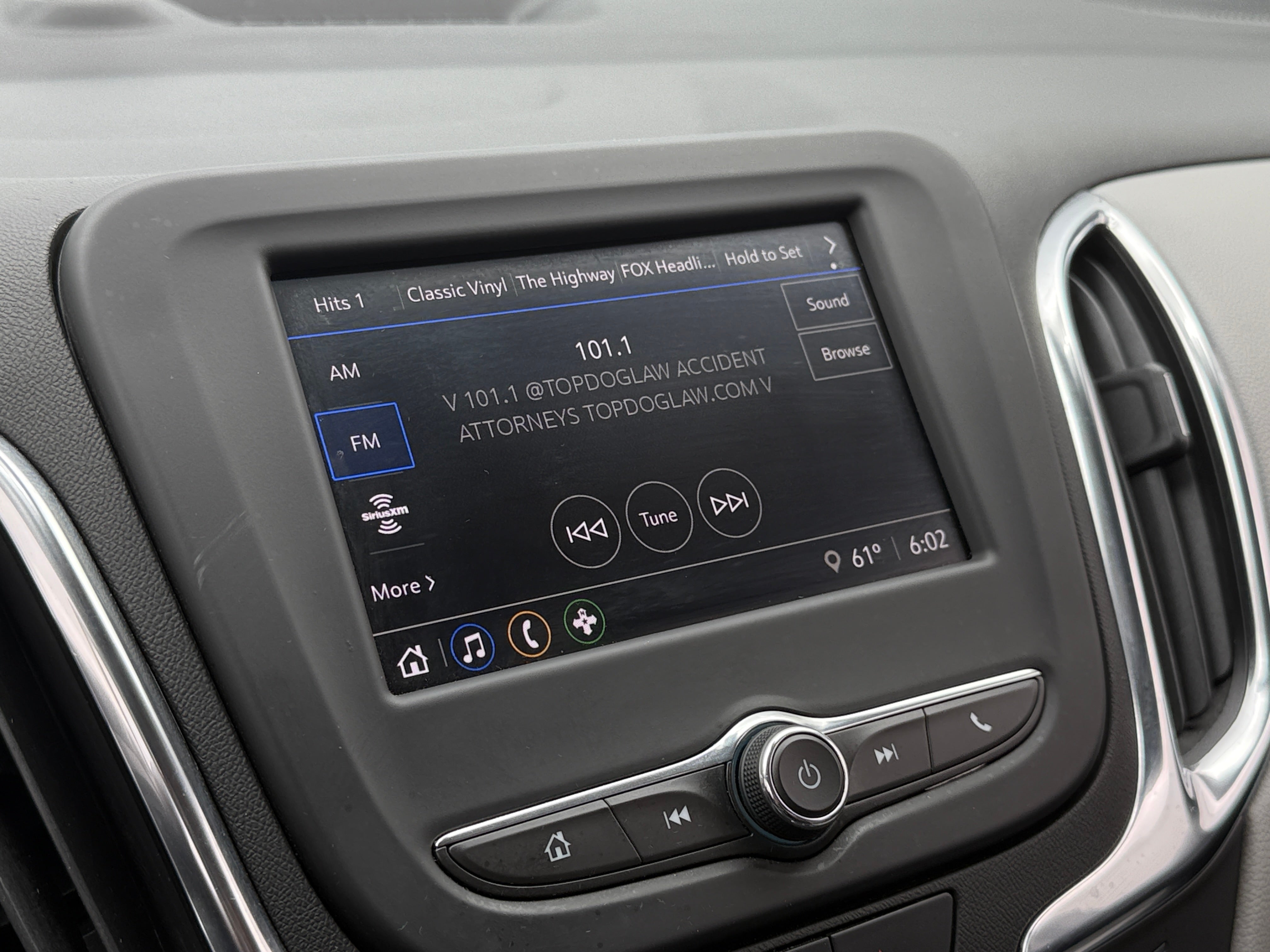 2022 Chevrolet Equinox LS 4