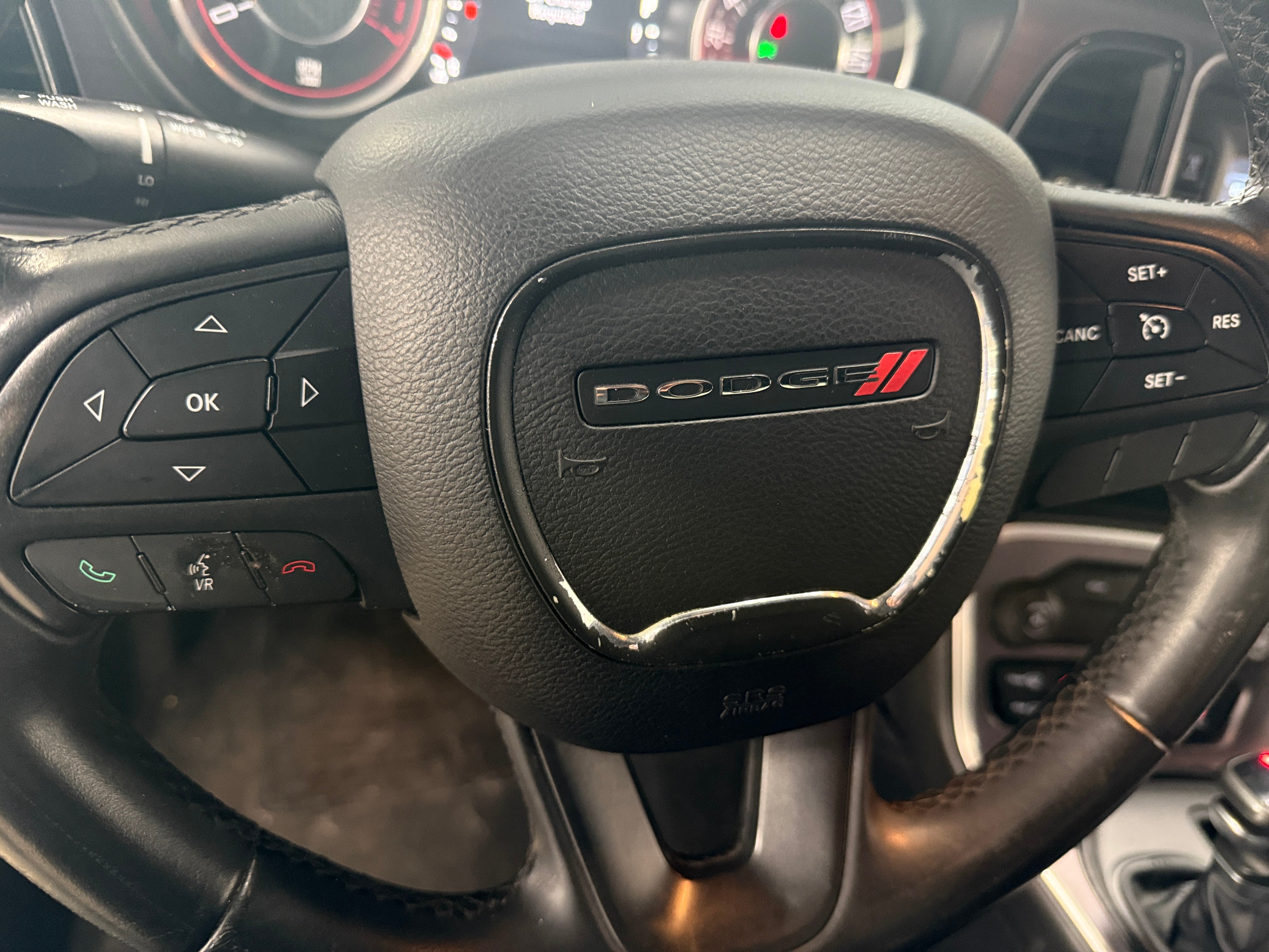 2015 Dodge Challenger SXT 4