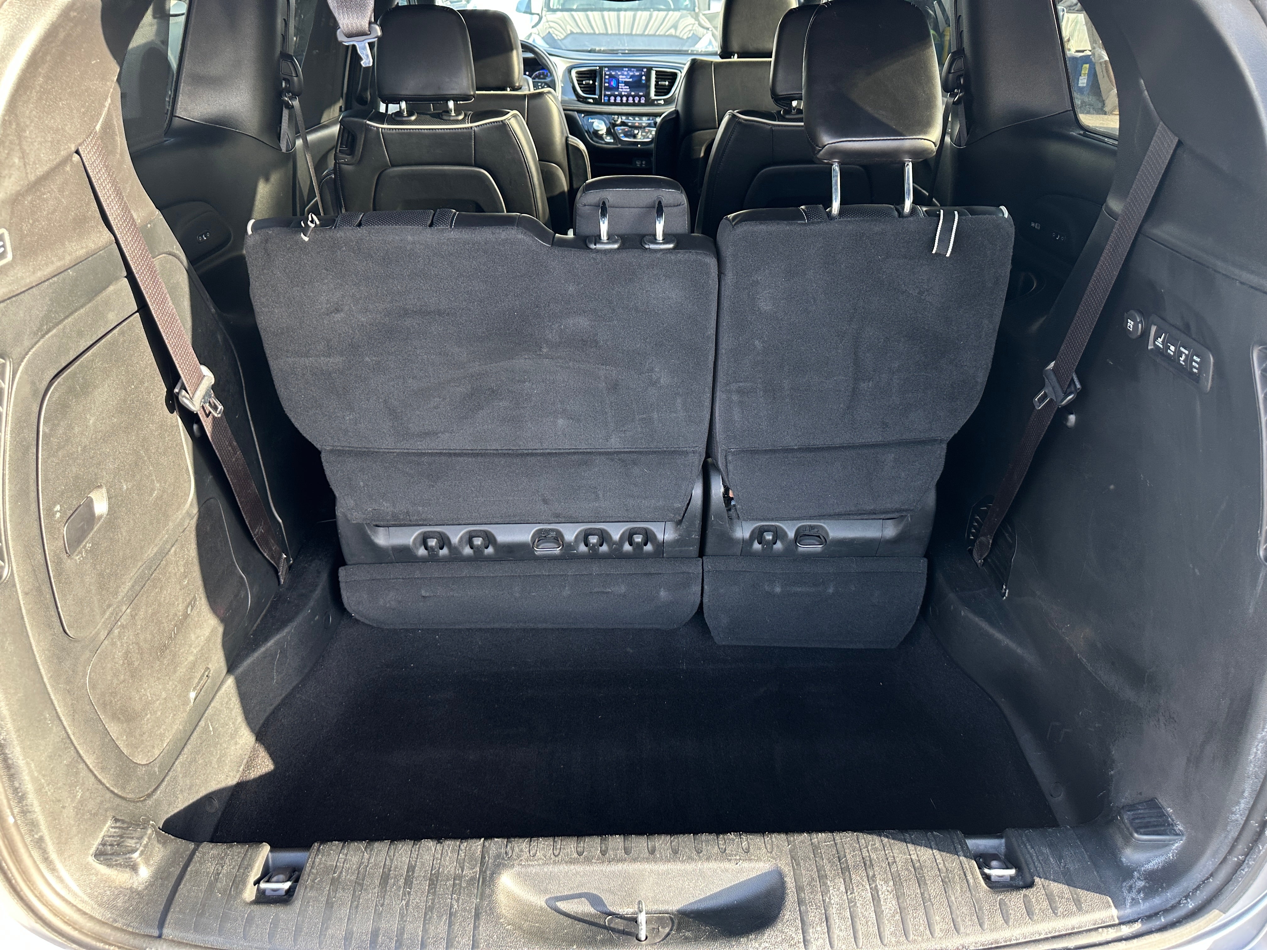2019 Chrysler Pacifica Limited 6