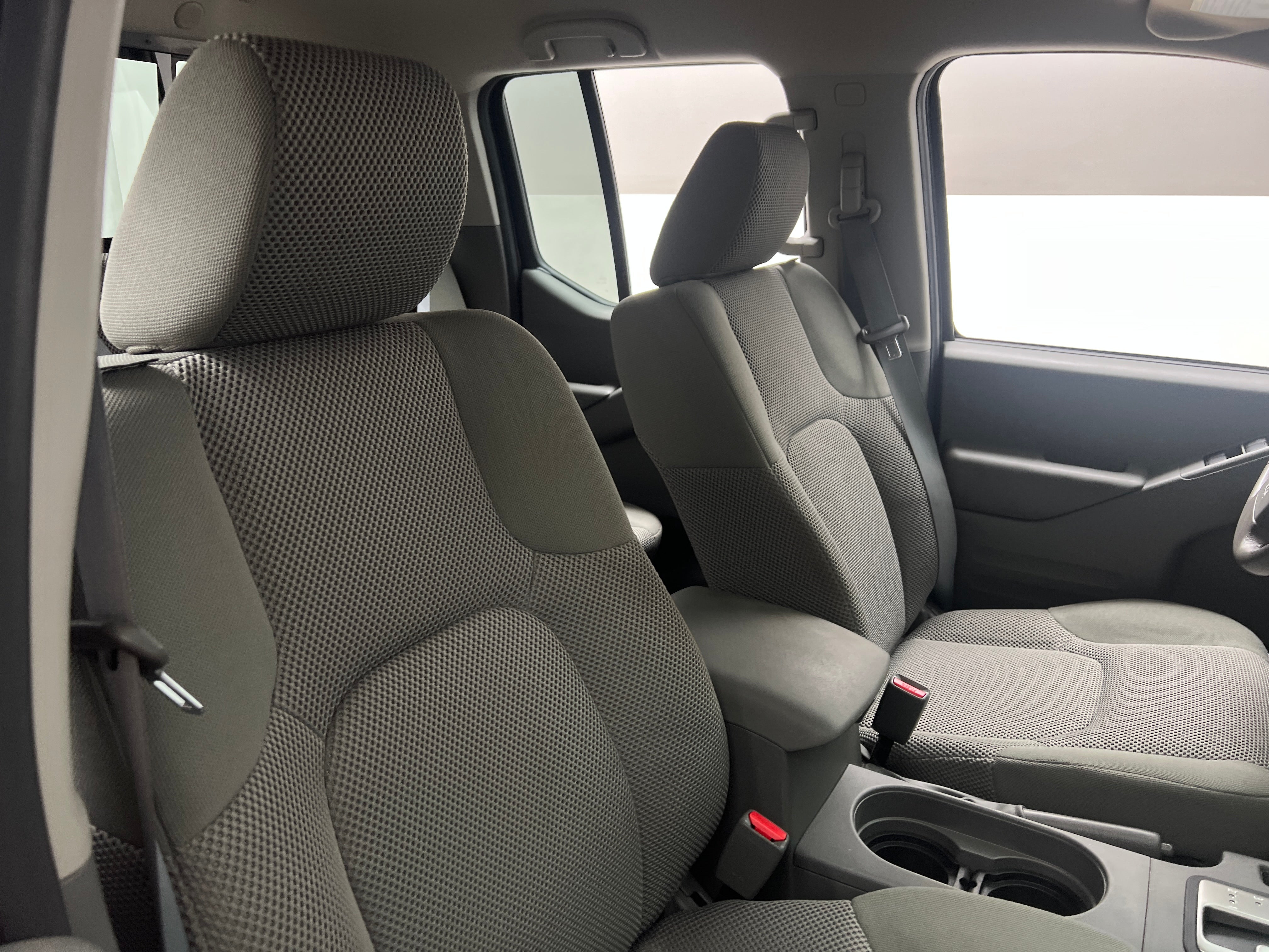 2016 Nissan Frontier SV 2