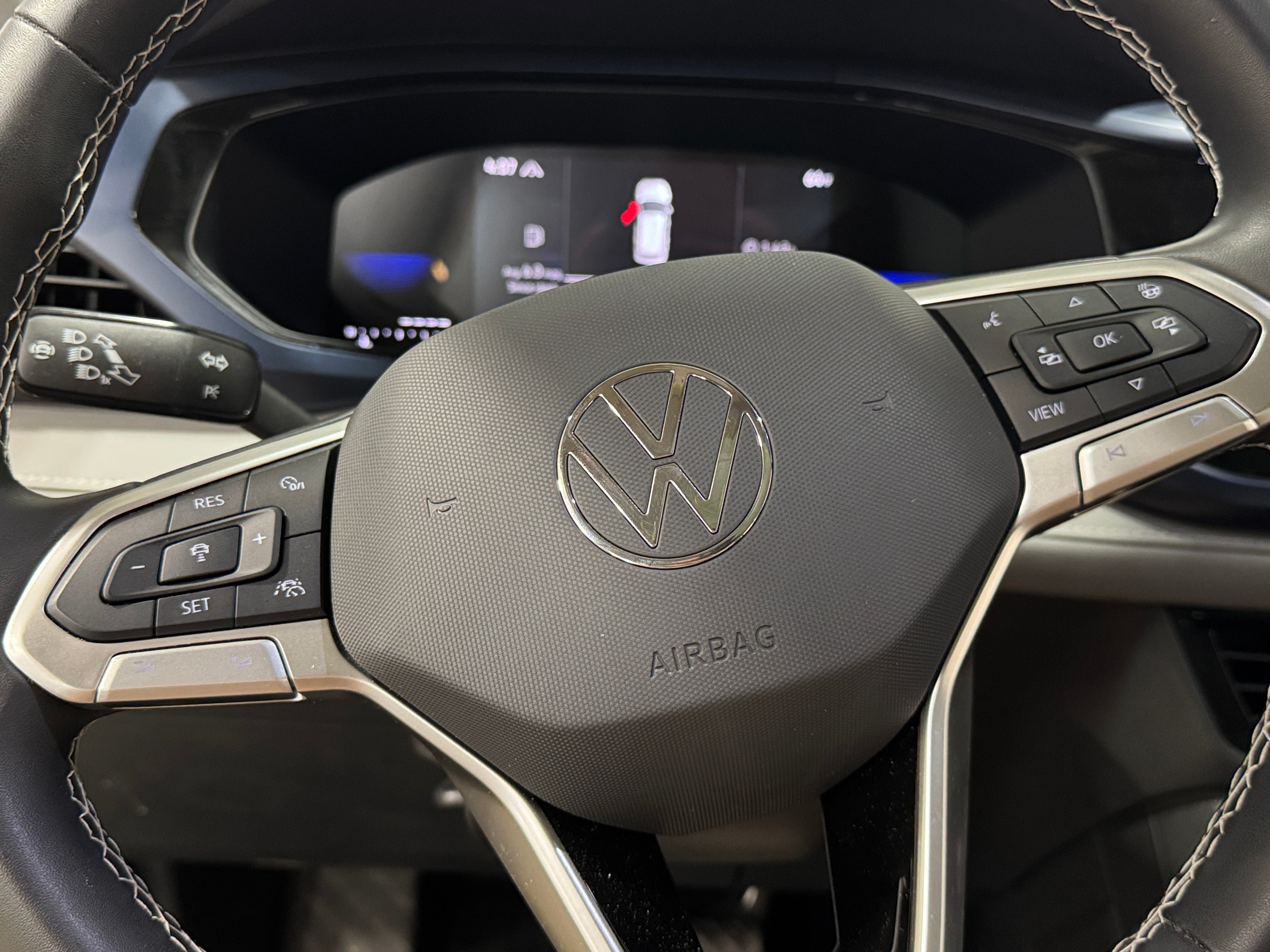 2024 Volkswagen Taos SE 4
