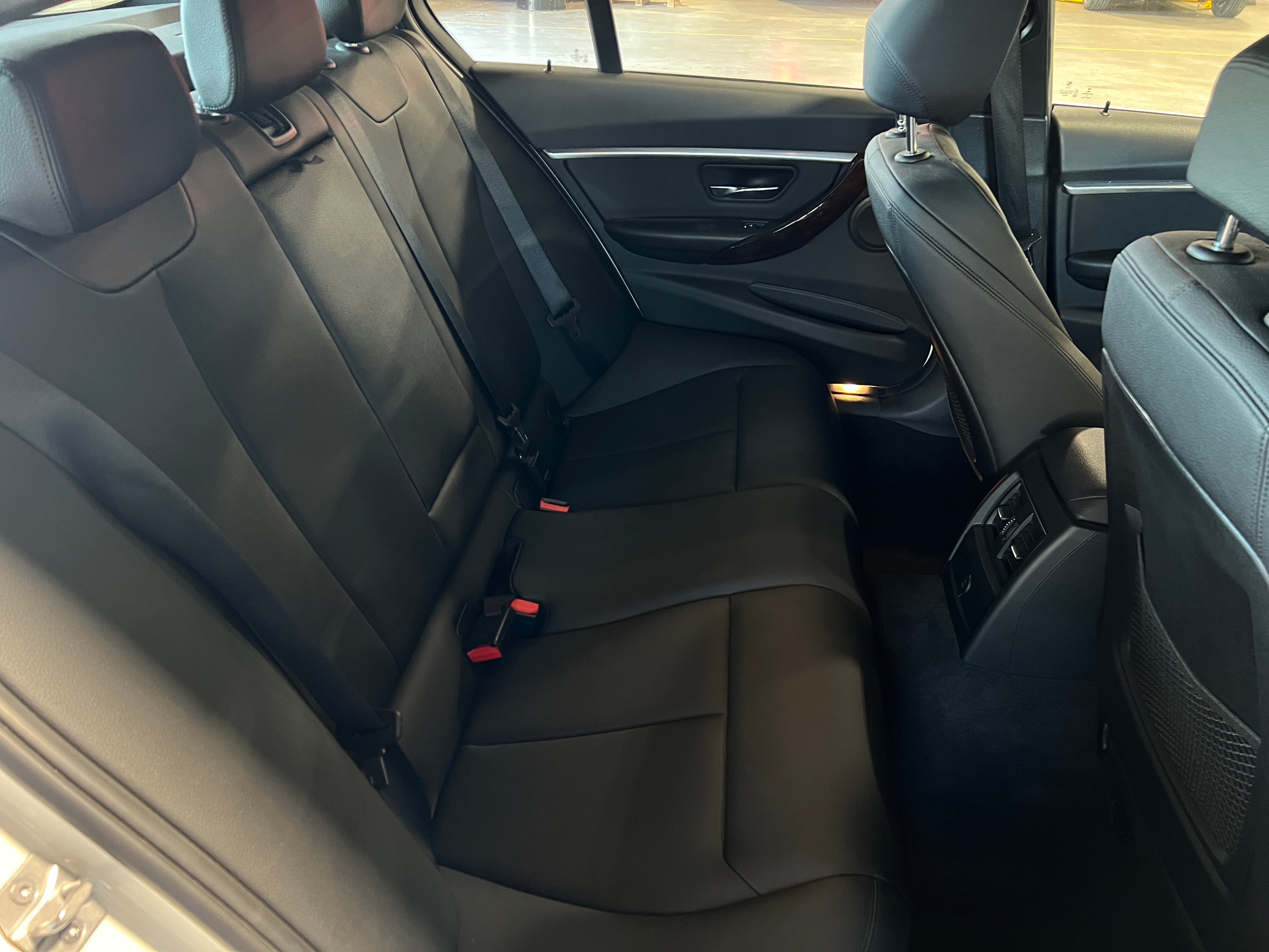 2017 BMW 3 Series 330i 5