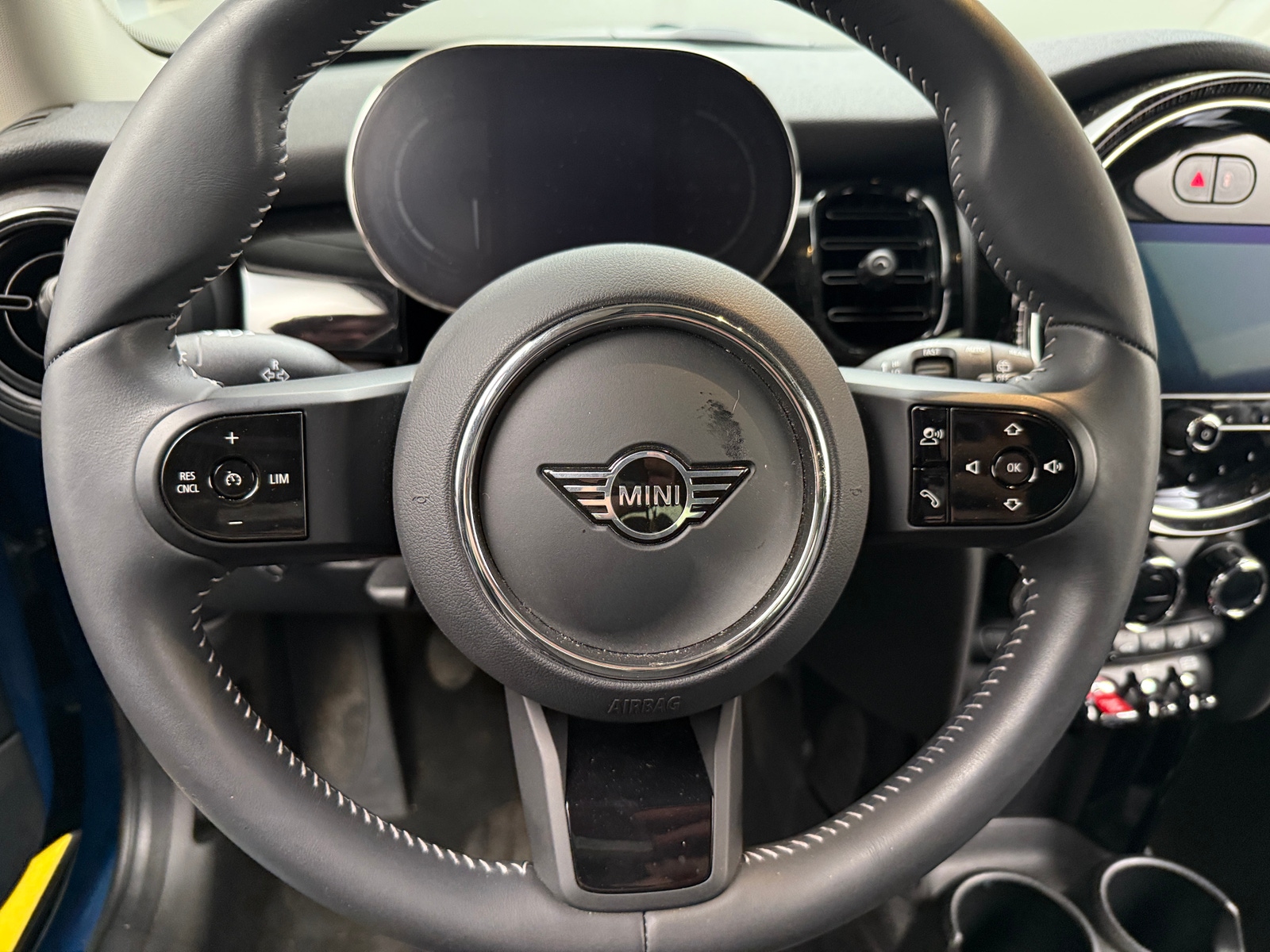 Thumbnail: 2023 MINI Cooper Hardtop - 4