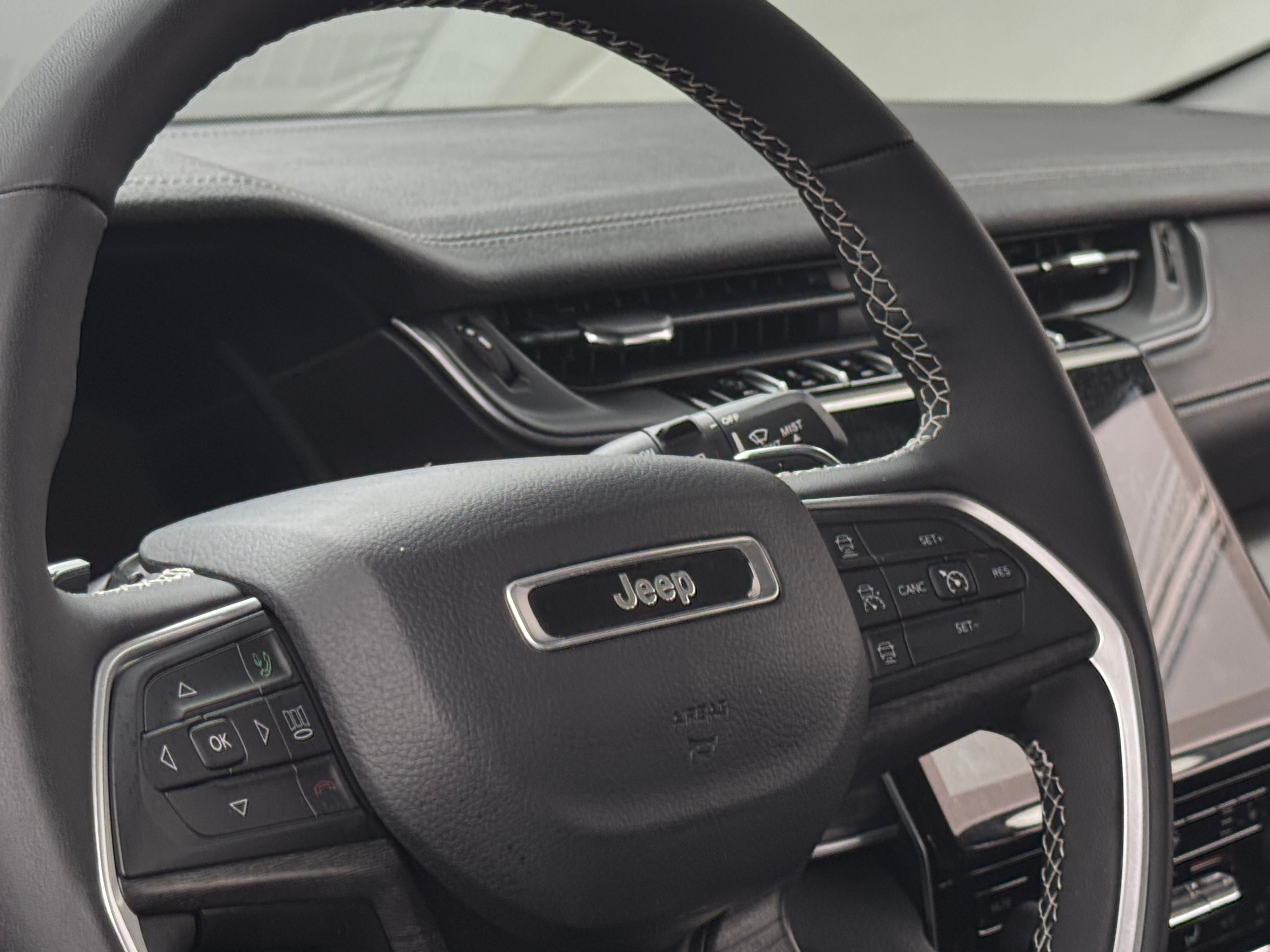 2024 Jeep Grand Cherokee L Limited Edition 4