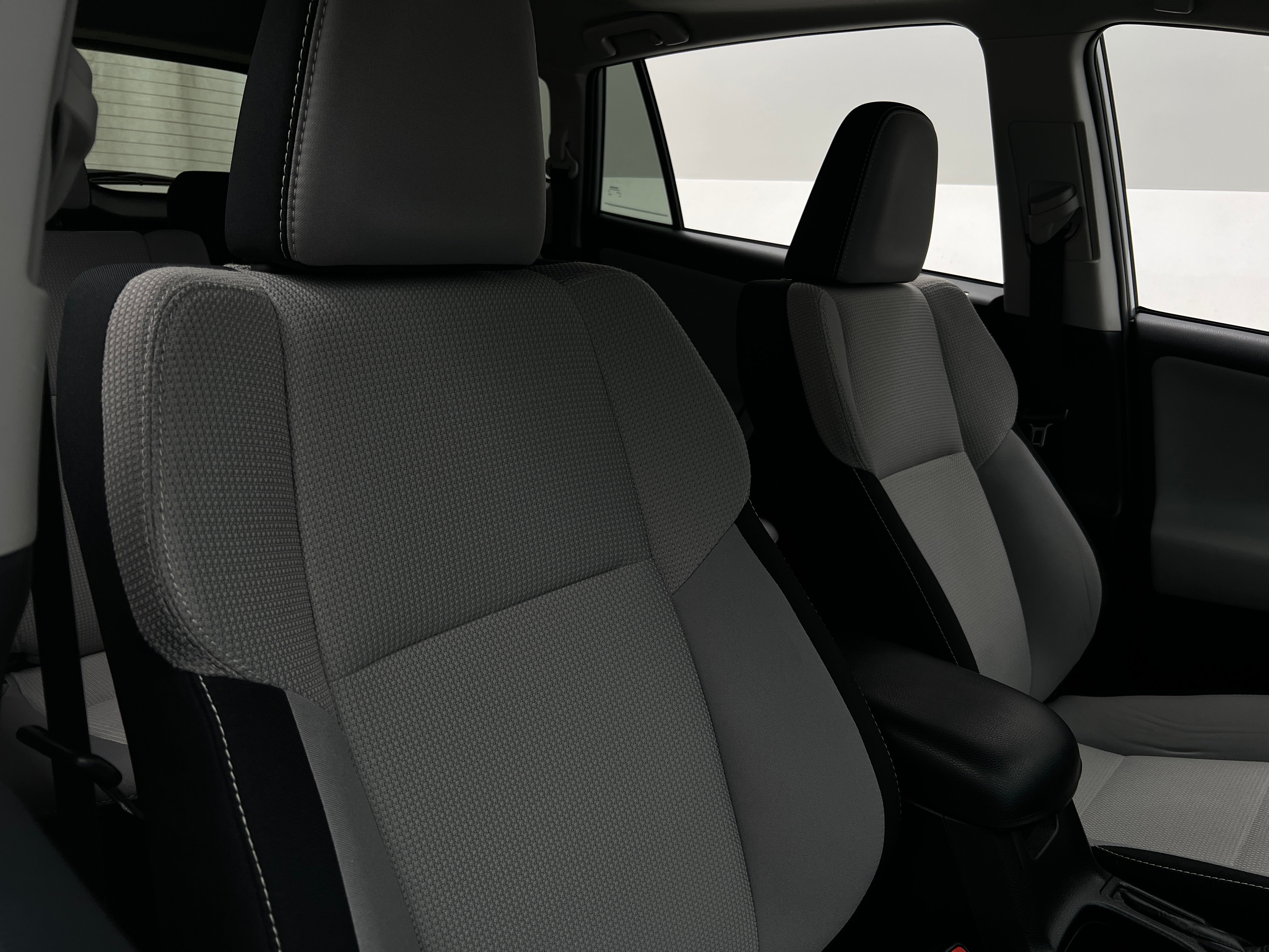 2017 Toyota RAV4 XLE 2