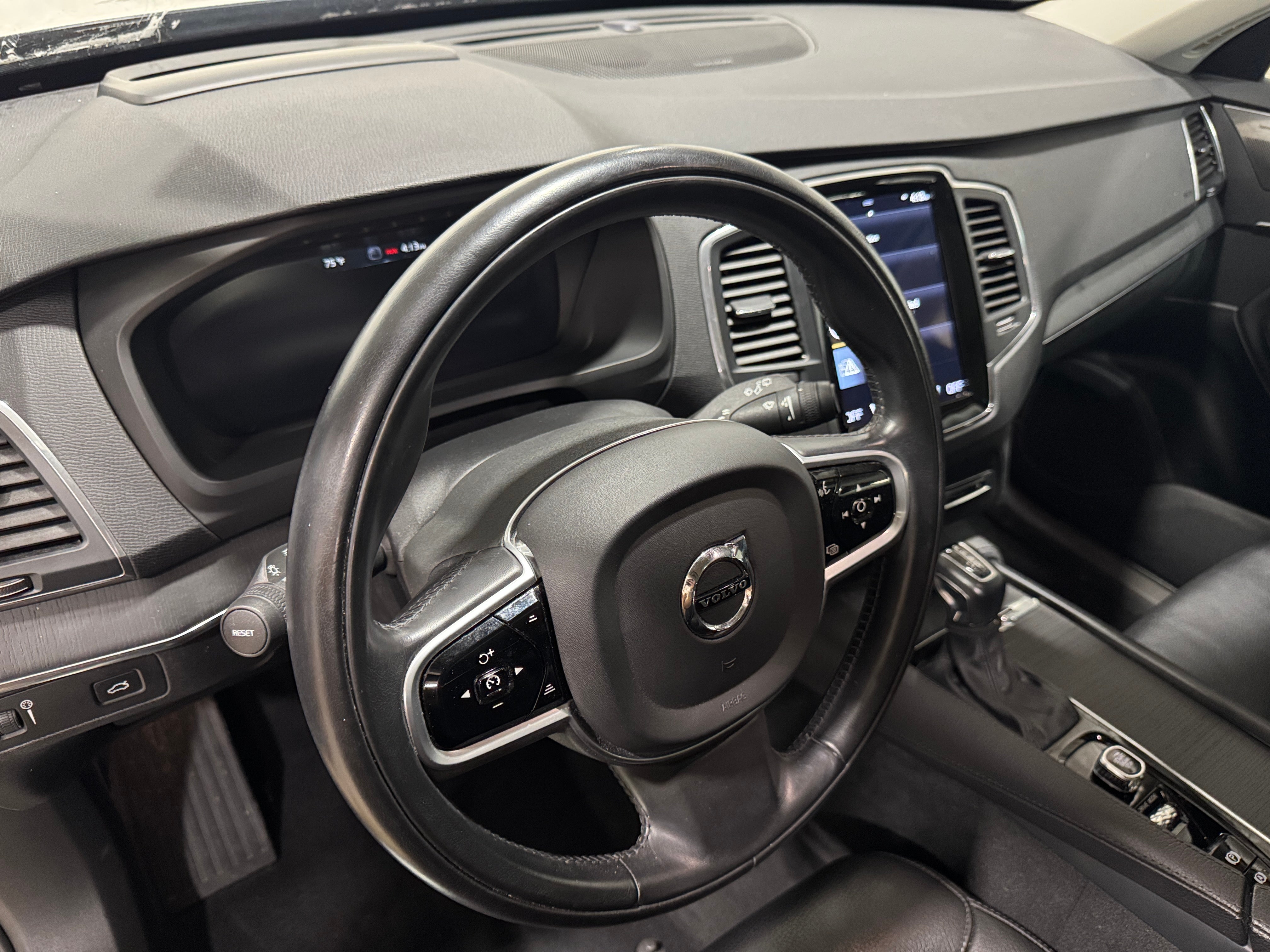 2020 Volvo XC90 T6 Momentum 2