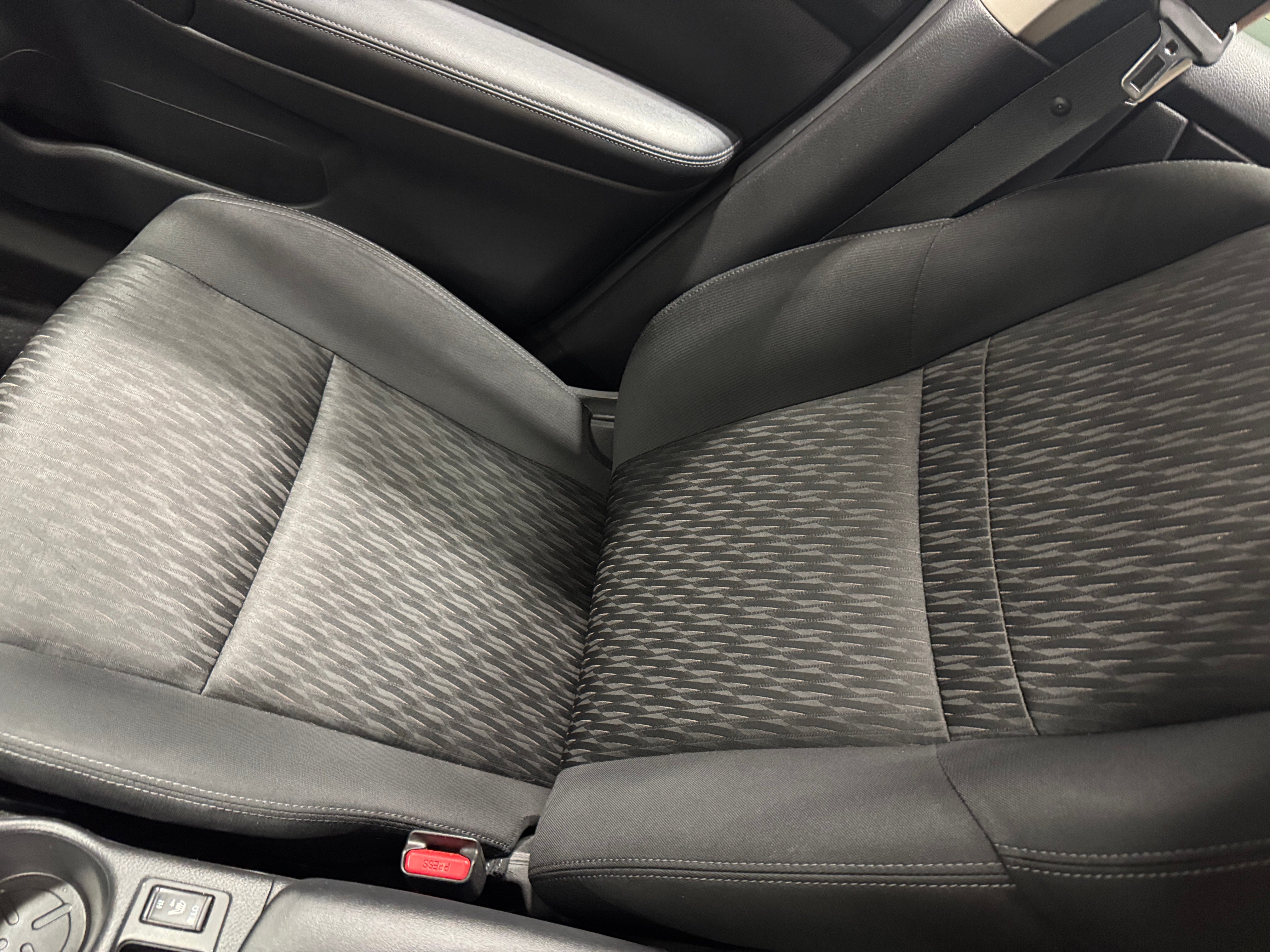 2018 Nissan Rogue SV 2