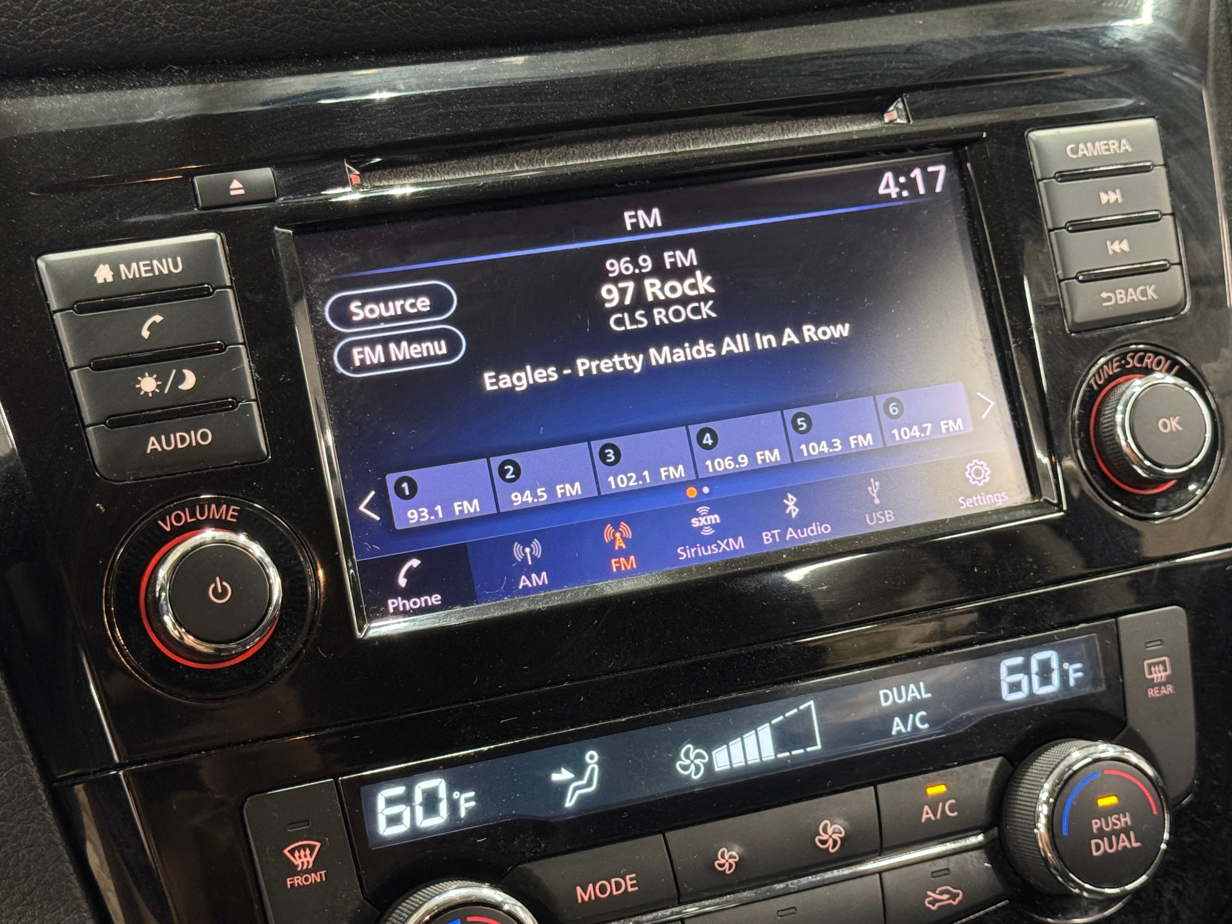 2018 Nissan Rogue SV 4