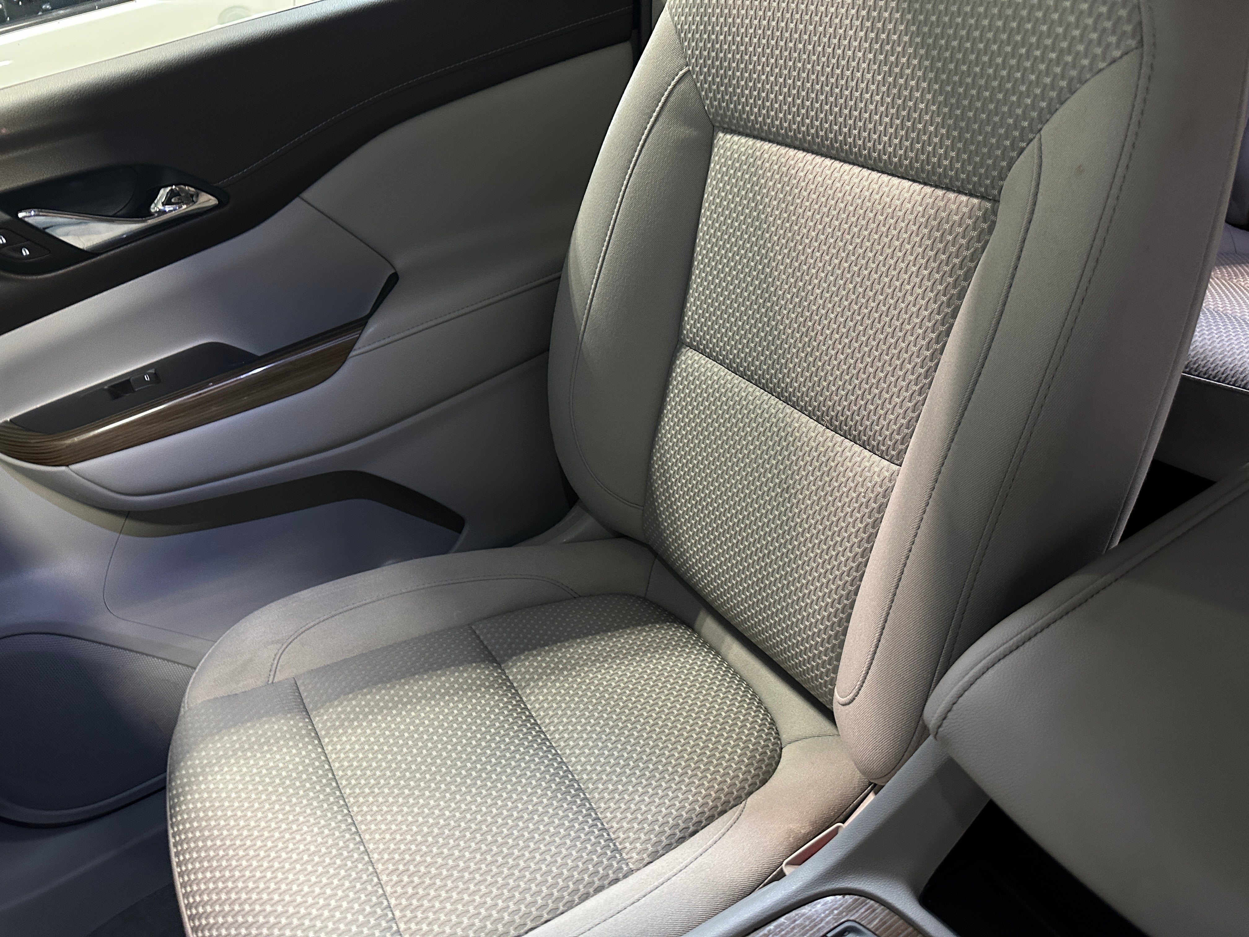 2021 GMC Acadia SLE 2