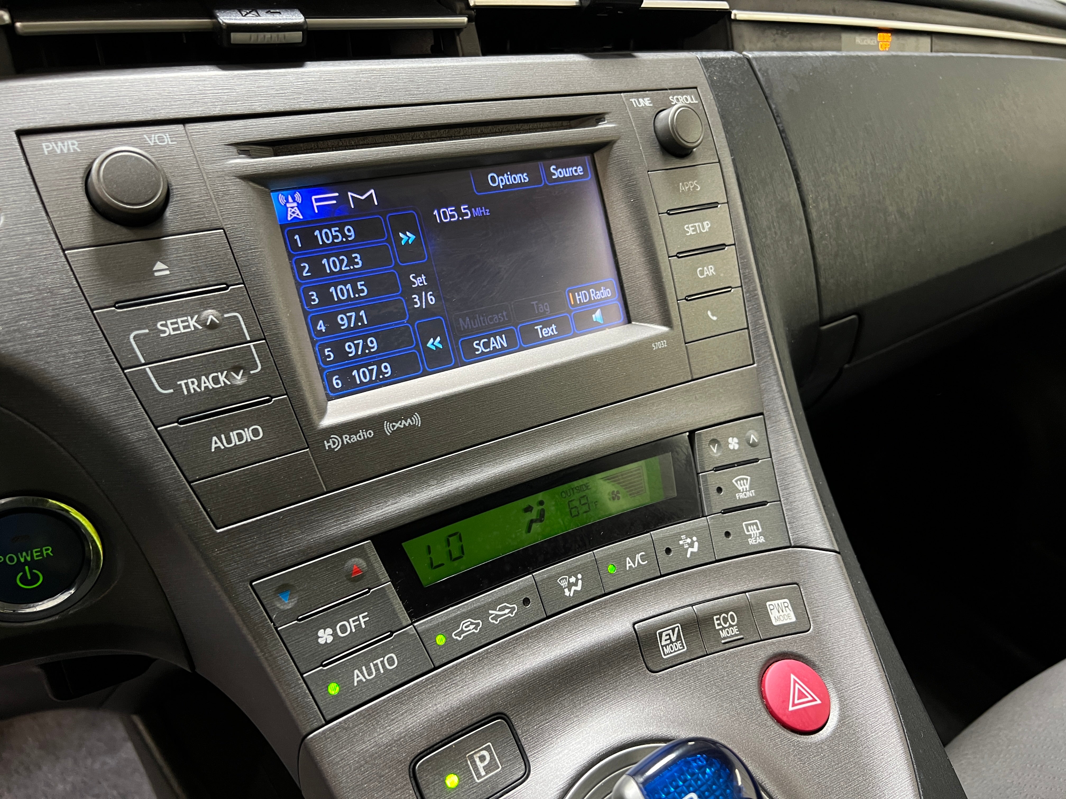2014 Toyota Prius Three 4