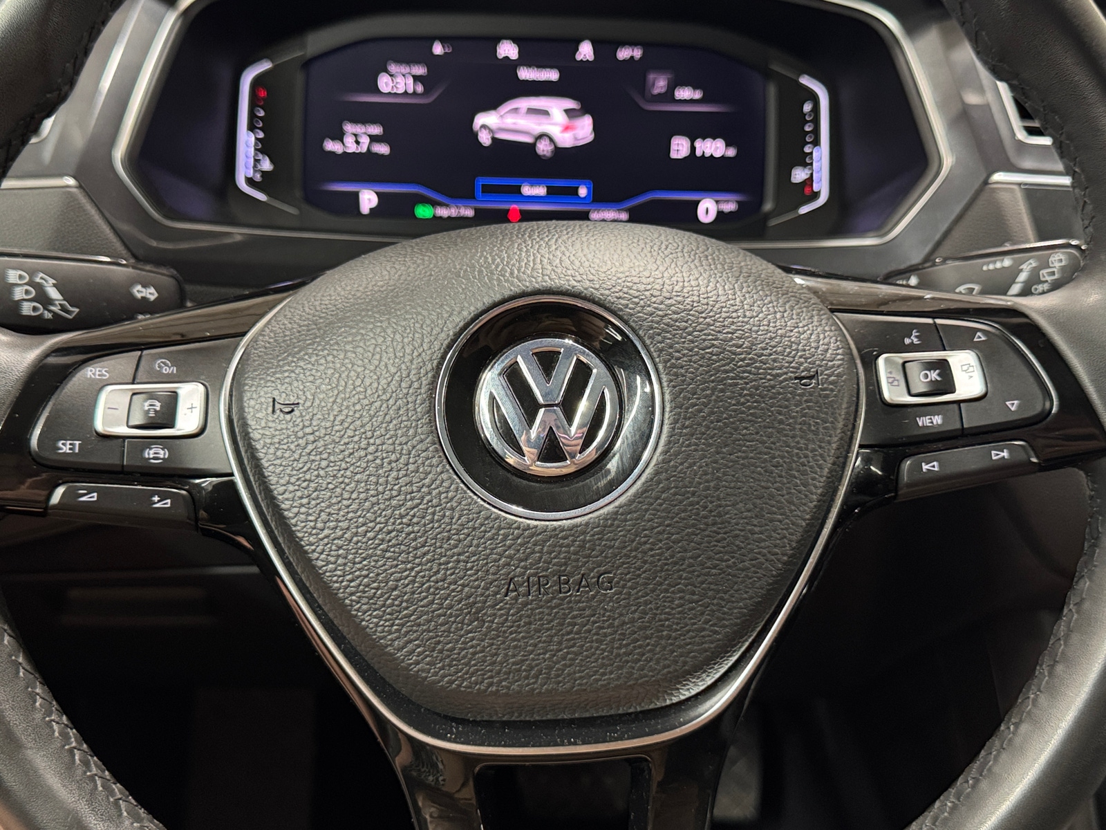 Thumbnail: 2020 Volkswagen Tiguan - 4